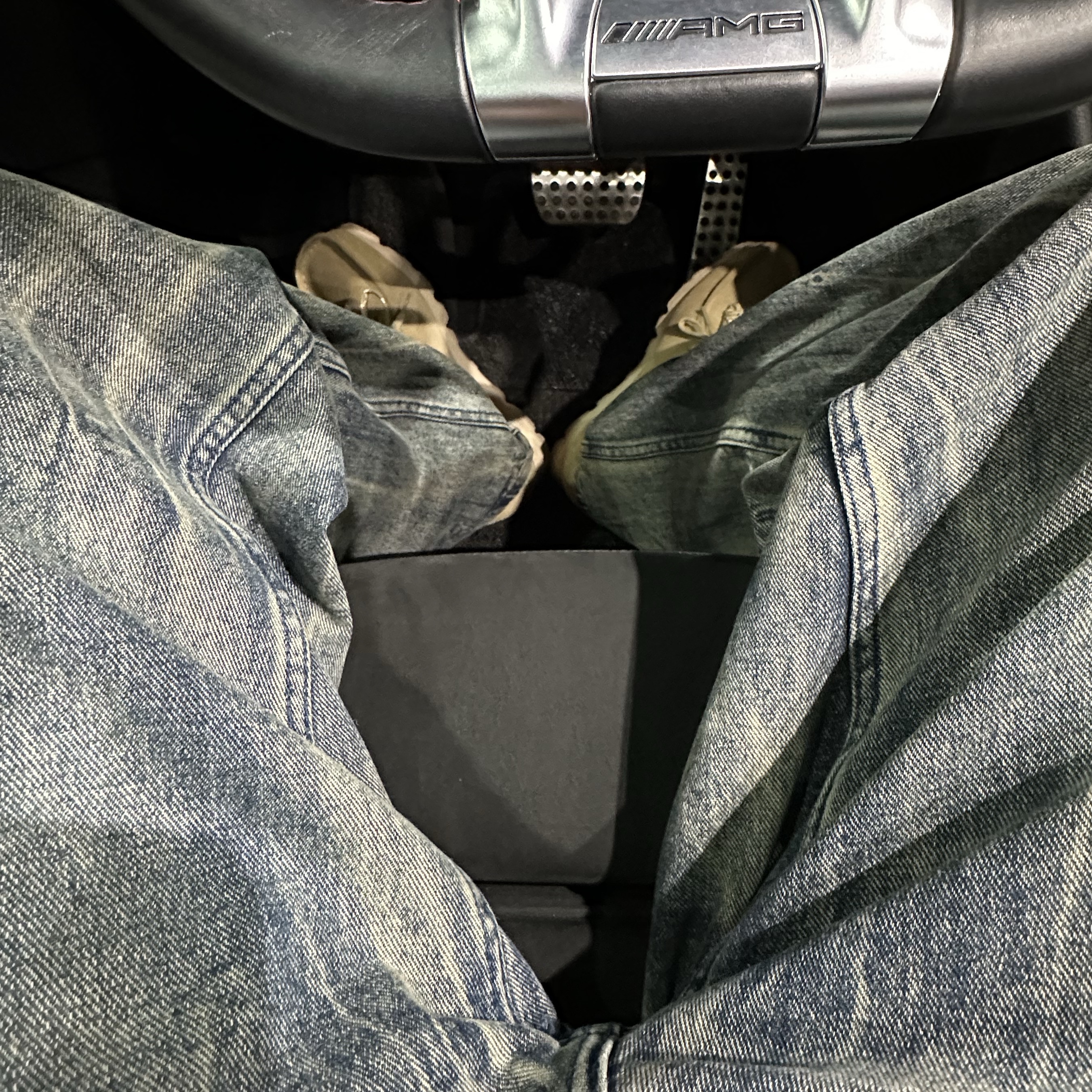 Millo Archive Reflect Curved Pants Oil Blue, Clarks Wallabee Gore-Tex Maple Suede 착용 스타일