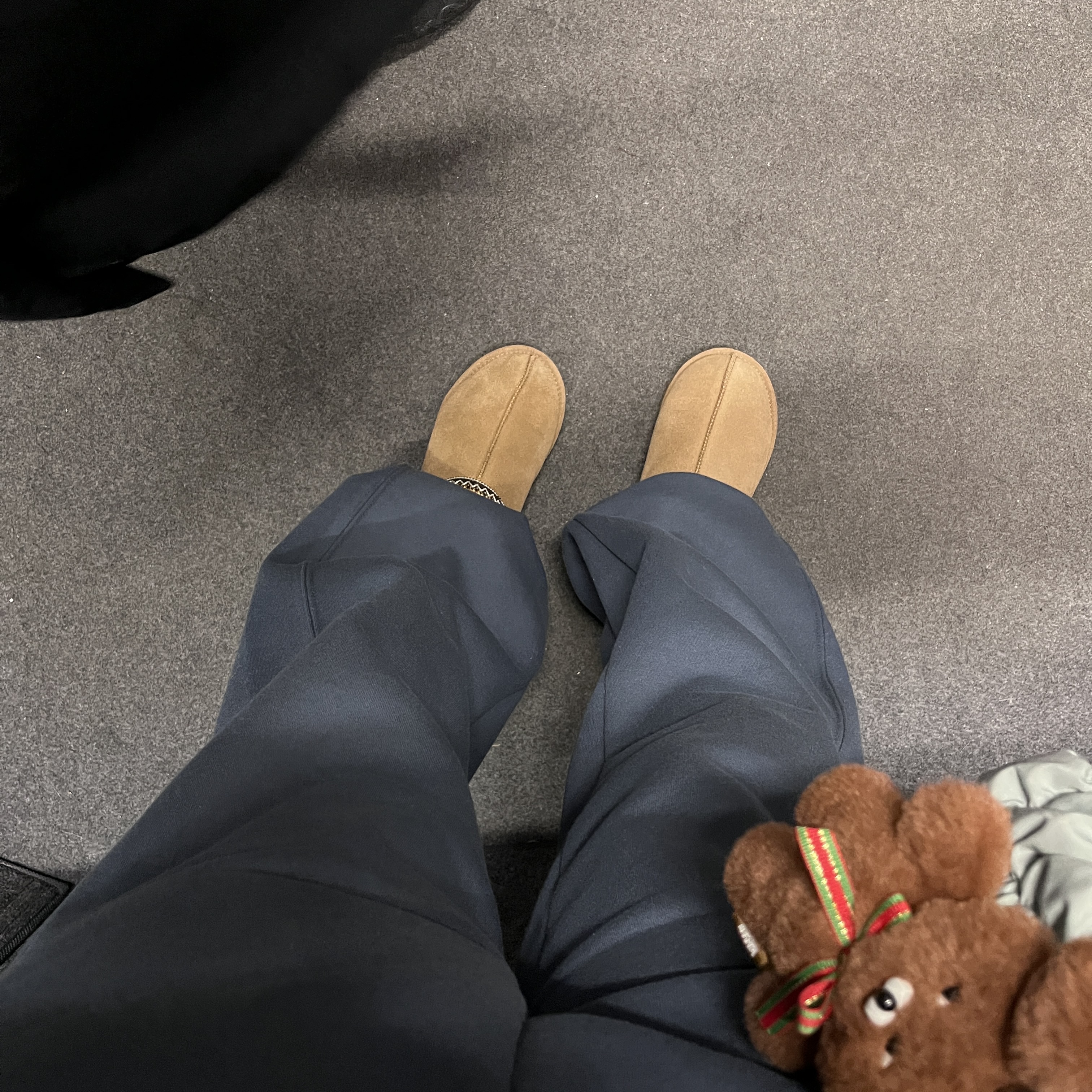 (W) UGG Tasman Slipper Chestnut 착용 스타일 - 2
