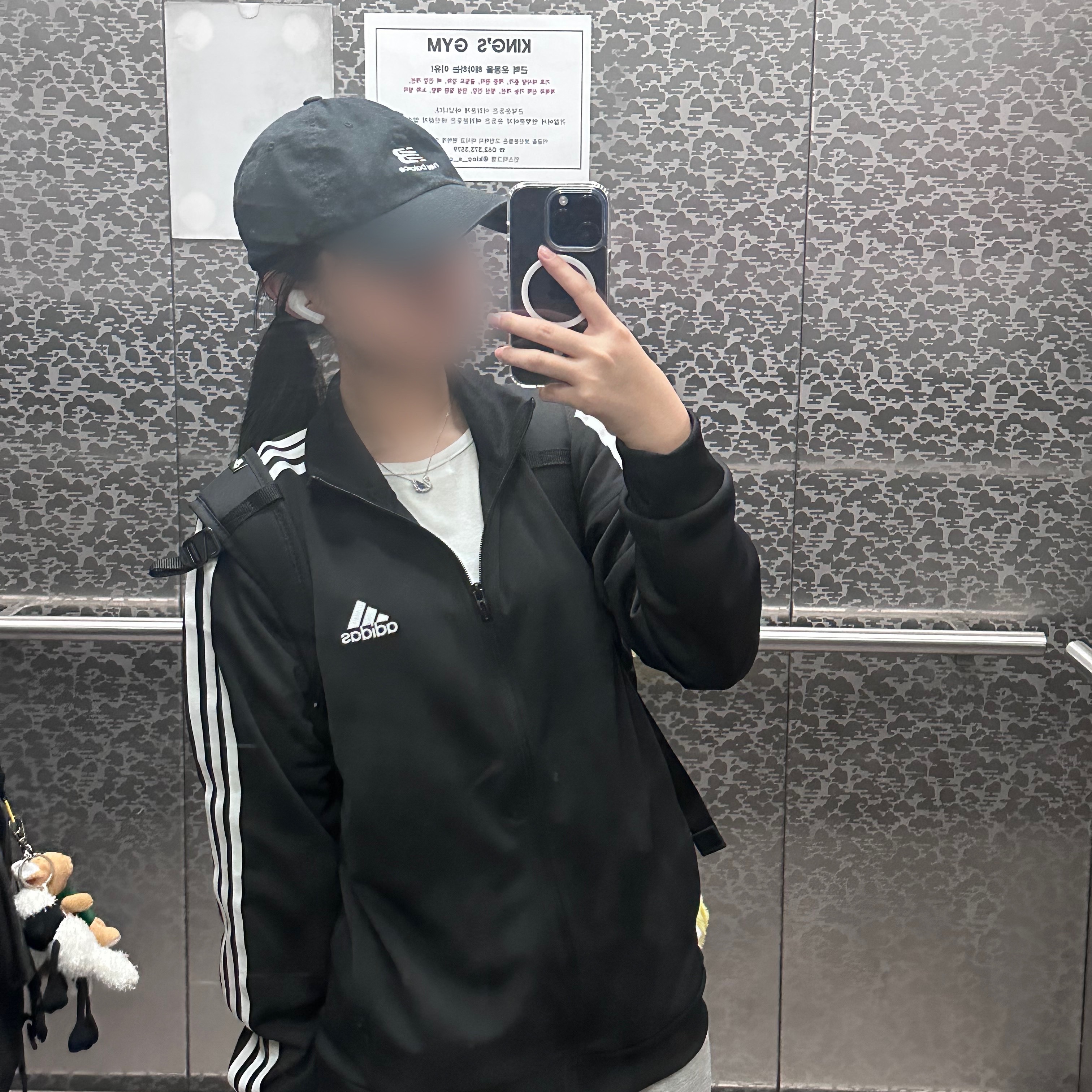 Adidas 3S Regular Fit Double Knit Track Top Black White - KR Sizing, Nike Hayward Backpack 26L Black 착용 스타일