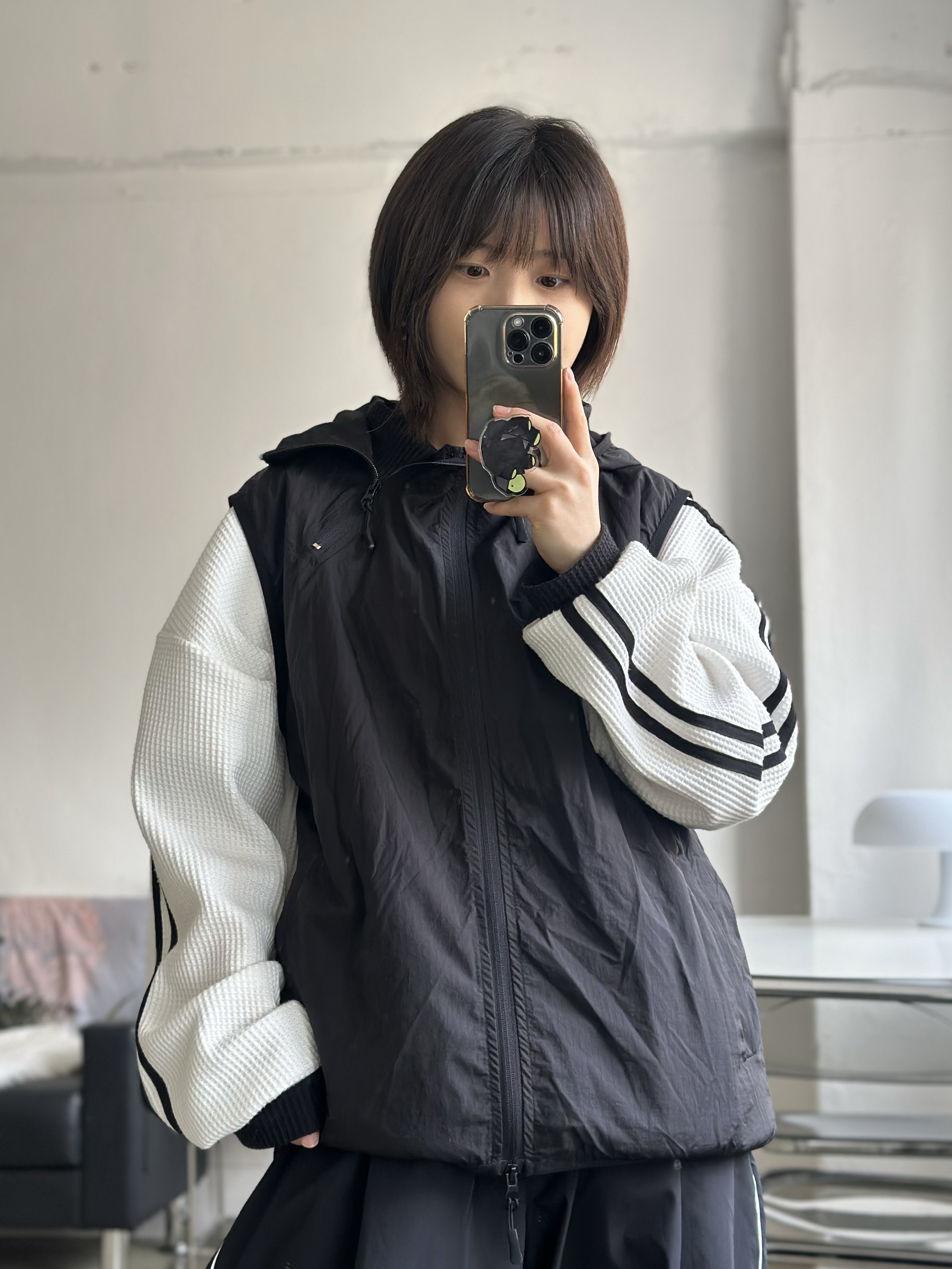 Adidas Superstar Core Black White 착용 스타일 - 10