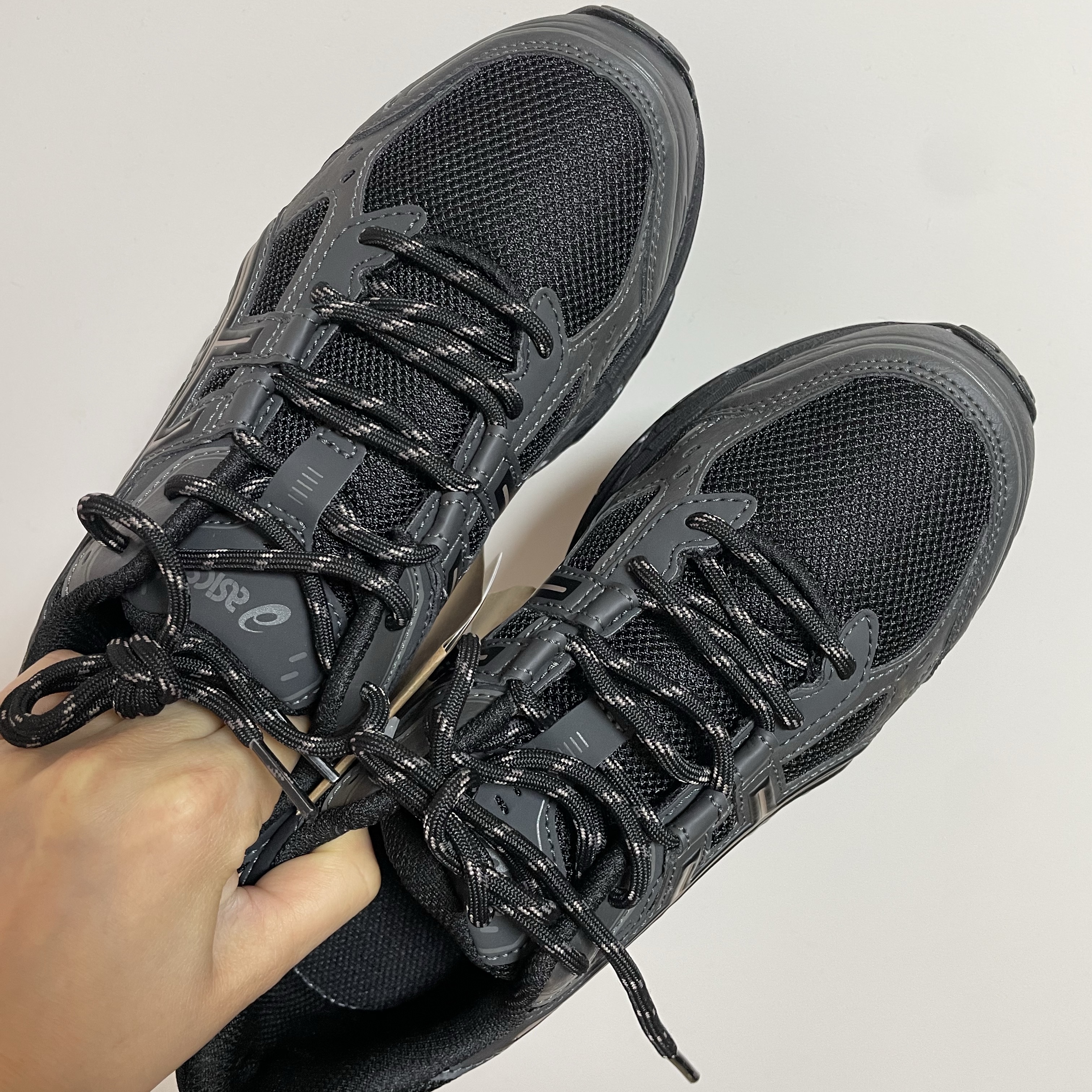 Asics Gel-Nunobiki Black Taupe Grey 착용 스타일 - 4