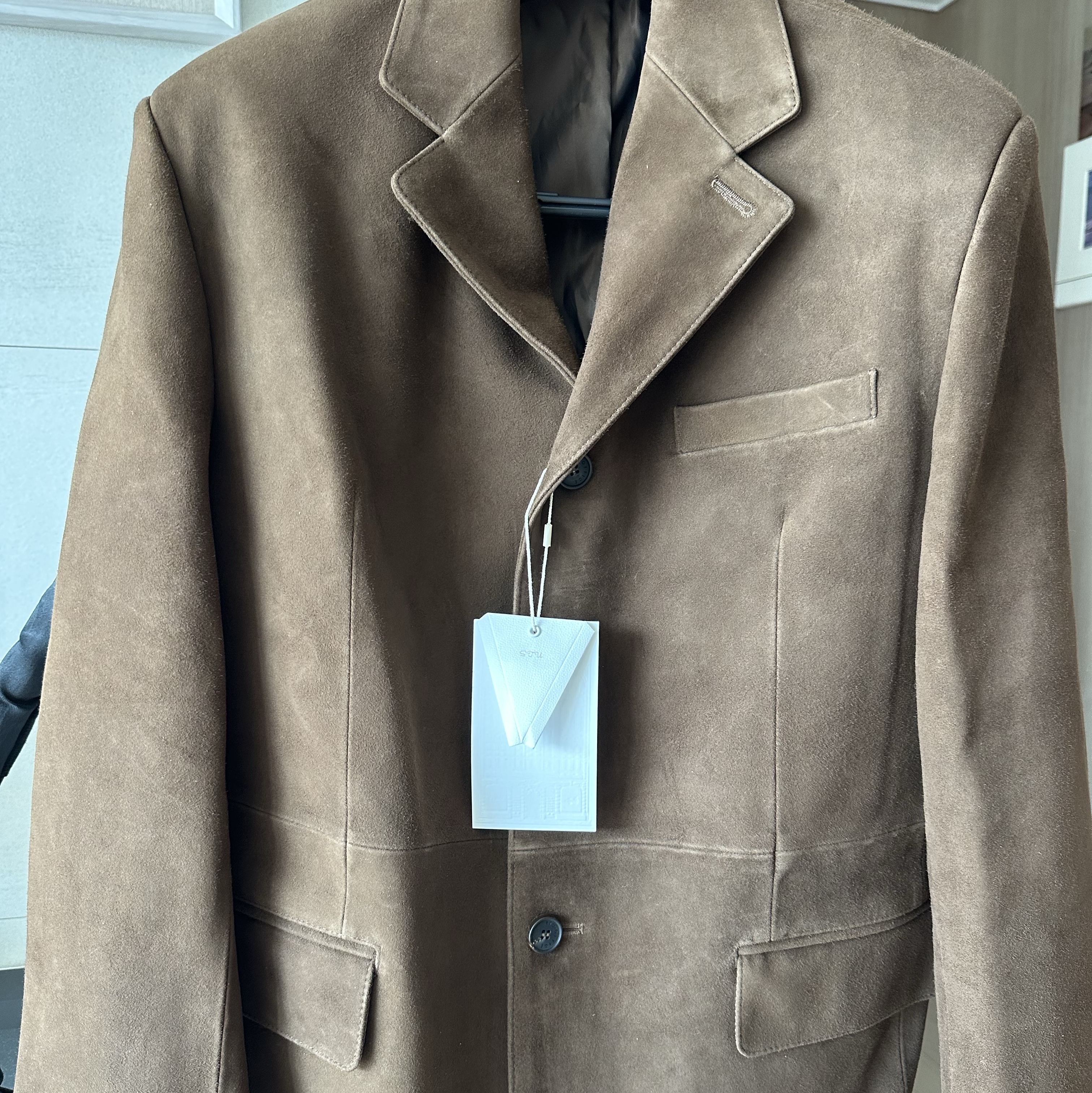 STU Goat Suede Blazer Brown 착용 스타일