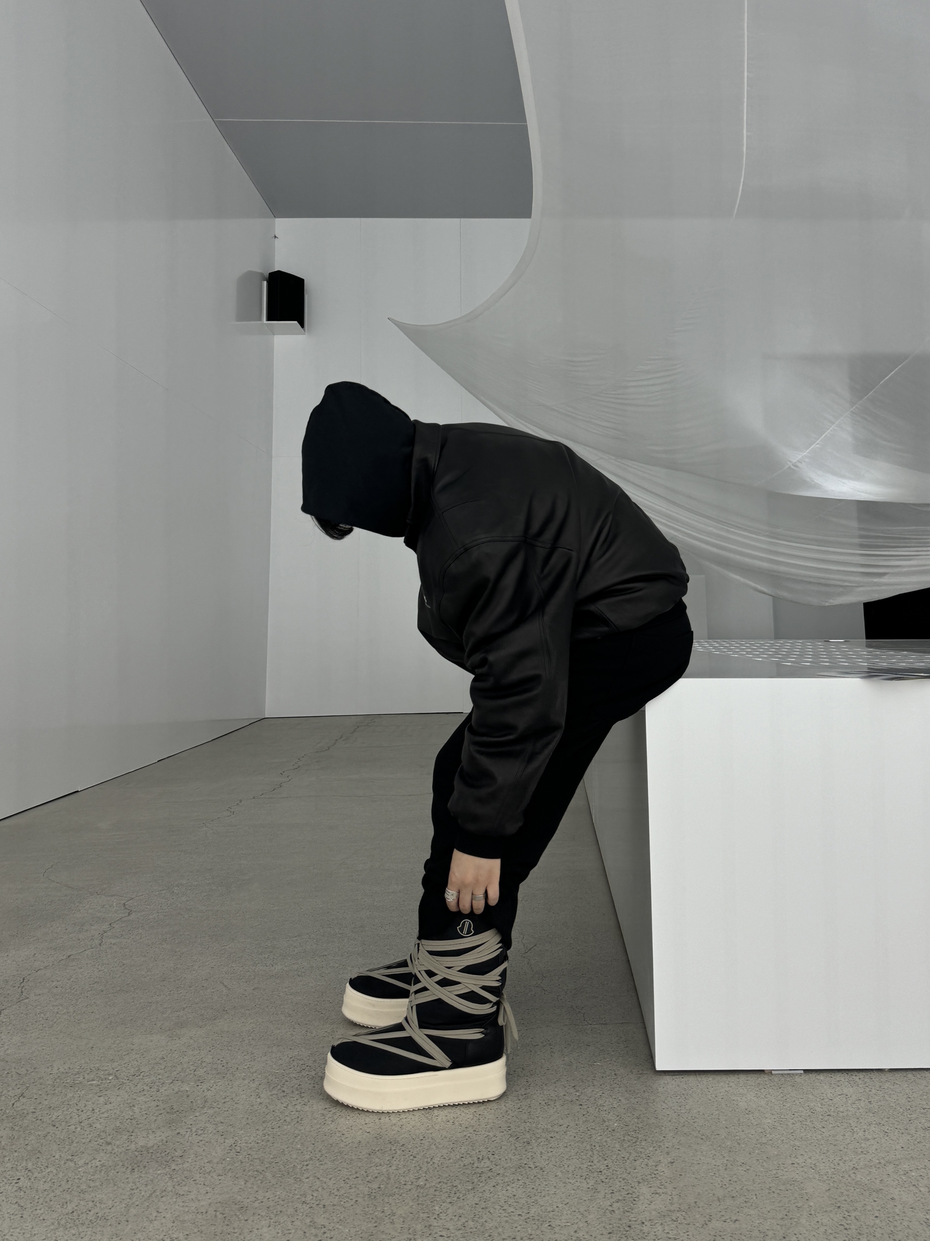 Moncler x Rick Owens Bigrocks Boots Black - 23FW 착용 스타일