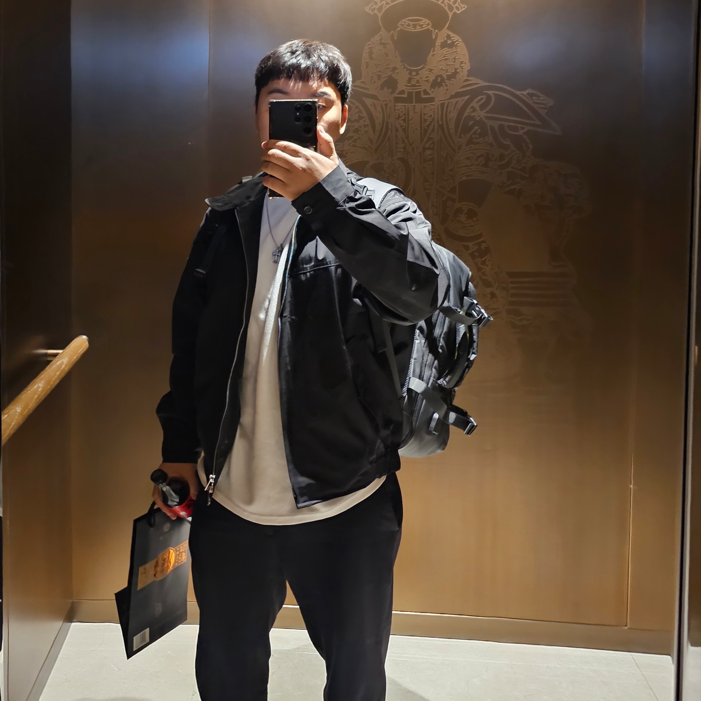 Prada Re-Nylon Zip Up Gabardine Blouson Jacket Black 착용 스타일