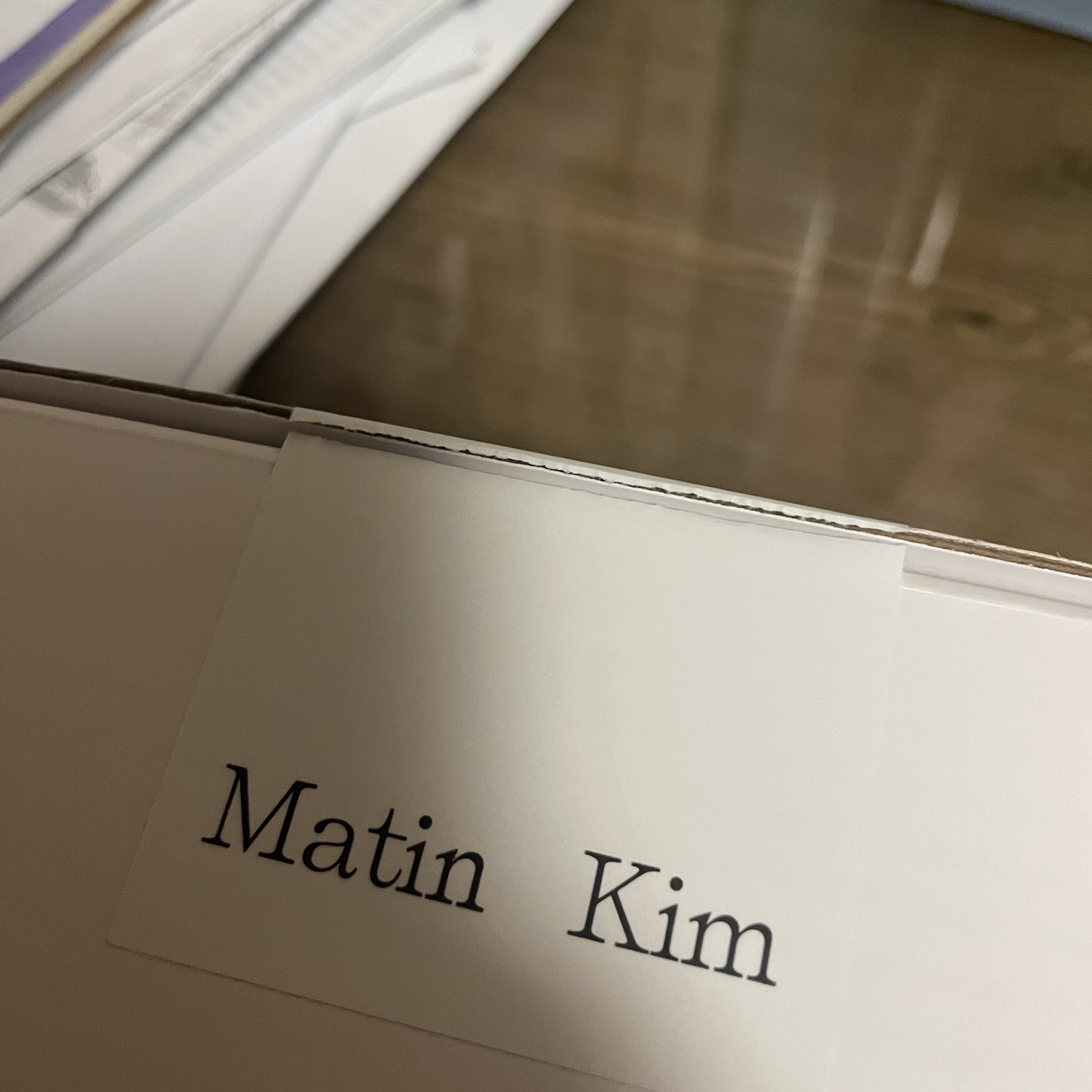 Matin Kim Vintage Card Wallet Black 착용 스타일