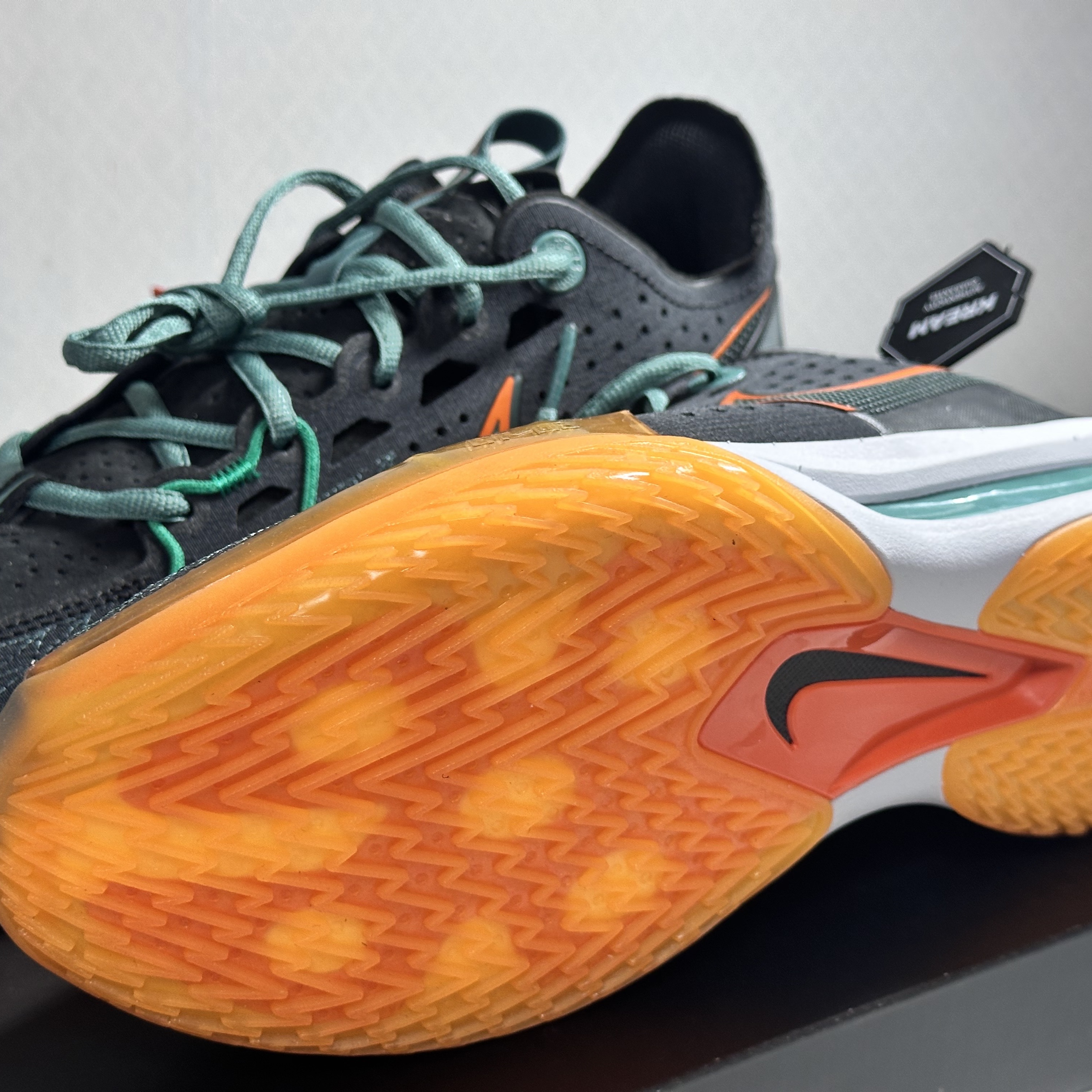 Nike Air Zoom GT Cut 3 EP Black Malachite 착용 스타일 - 3