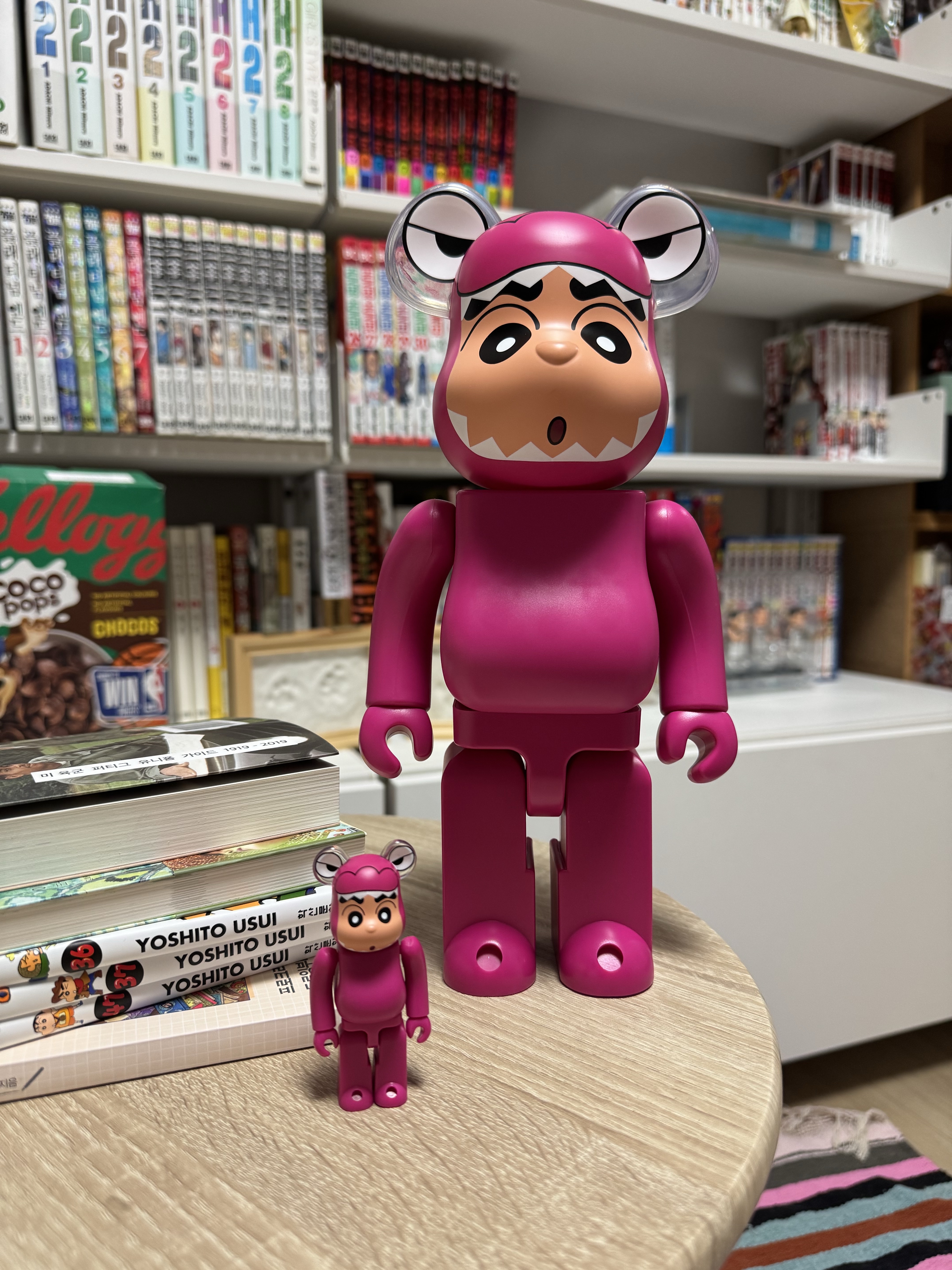 Bearbrick Crayon Shin-chan Crocodile Mountain Shin-chan 2024 Ver. 100% & 400% Set 착용 스타일 - 1