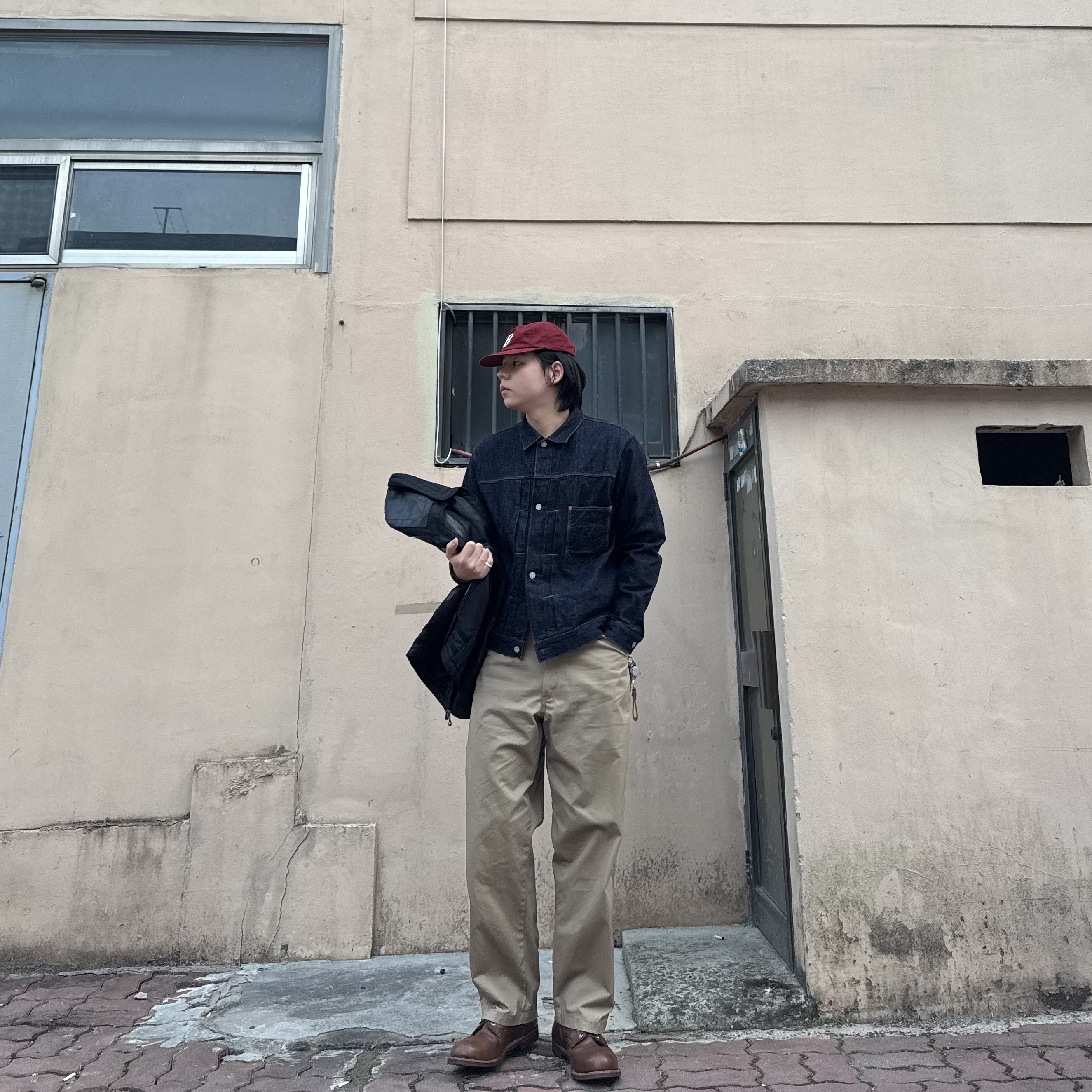 Red Wing Iron Ranger 8111 Amber Harness - D, Uniqlo U Wide FIt Chino Pants Brown 착용 스타일 - 1