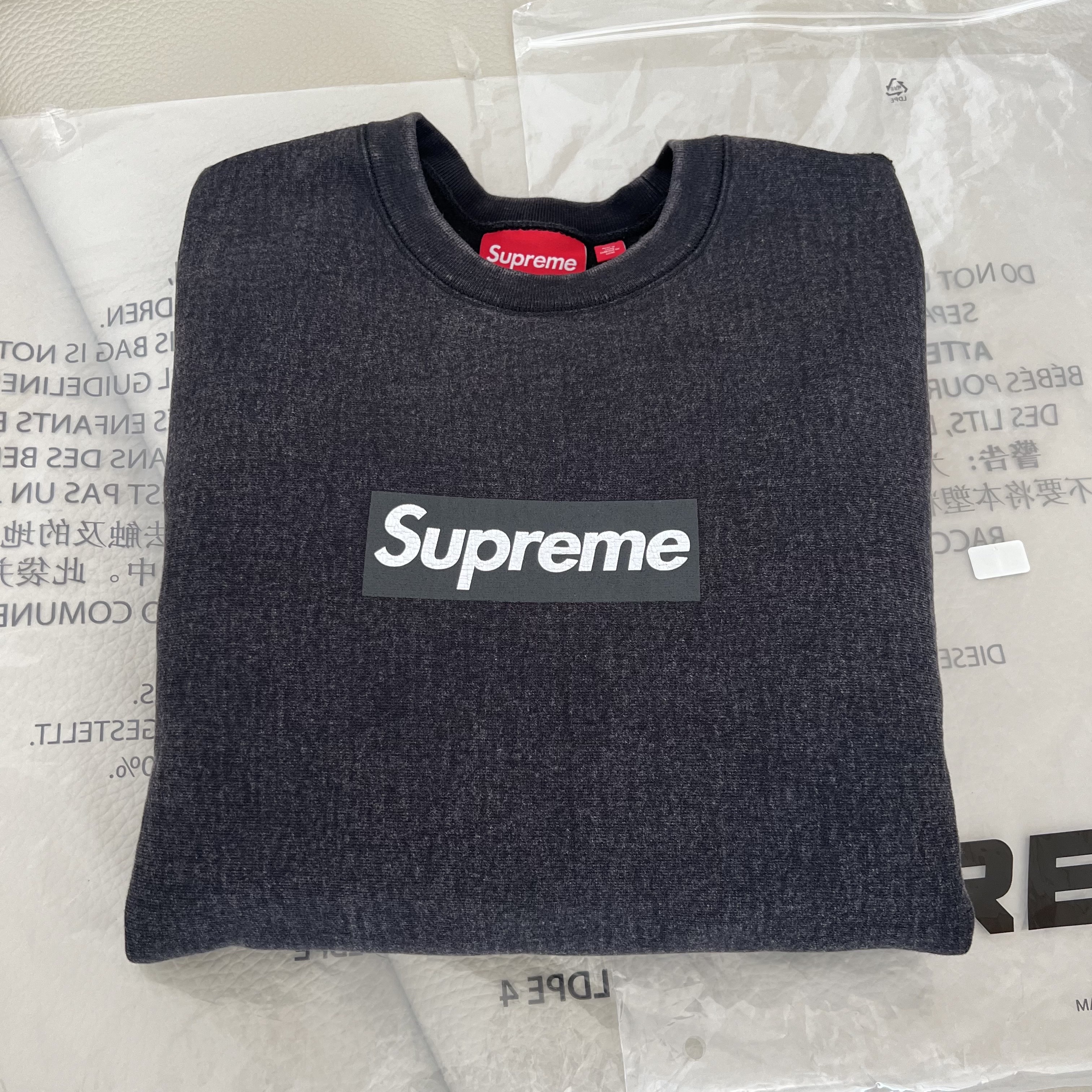 Supreme Washed Box Logo Crewneck Black - 25SS 착용 스타일 - 1