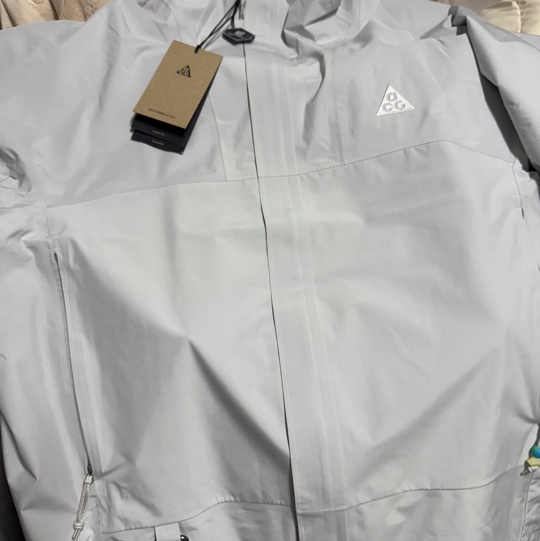 Nike ACG Storm-Fit ADV Cascade Rains Full Zip Jacket Photon Dust - Asia 착용 스타일