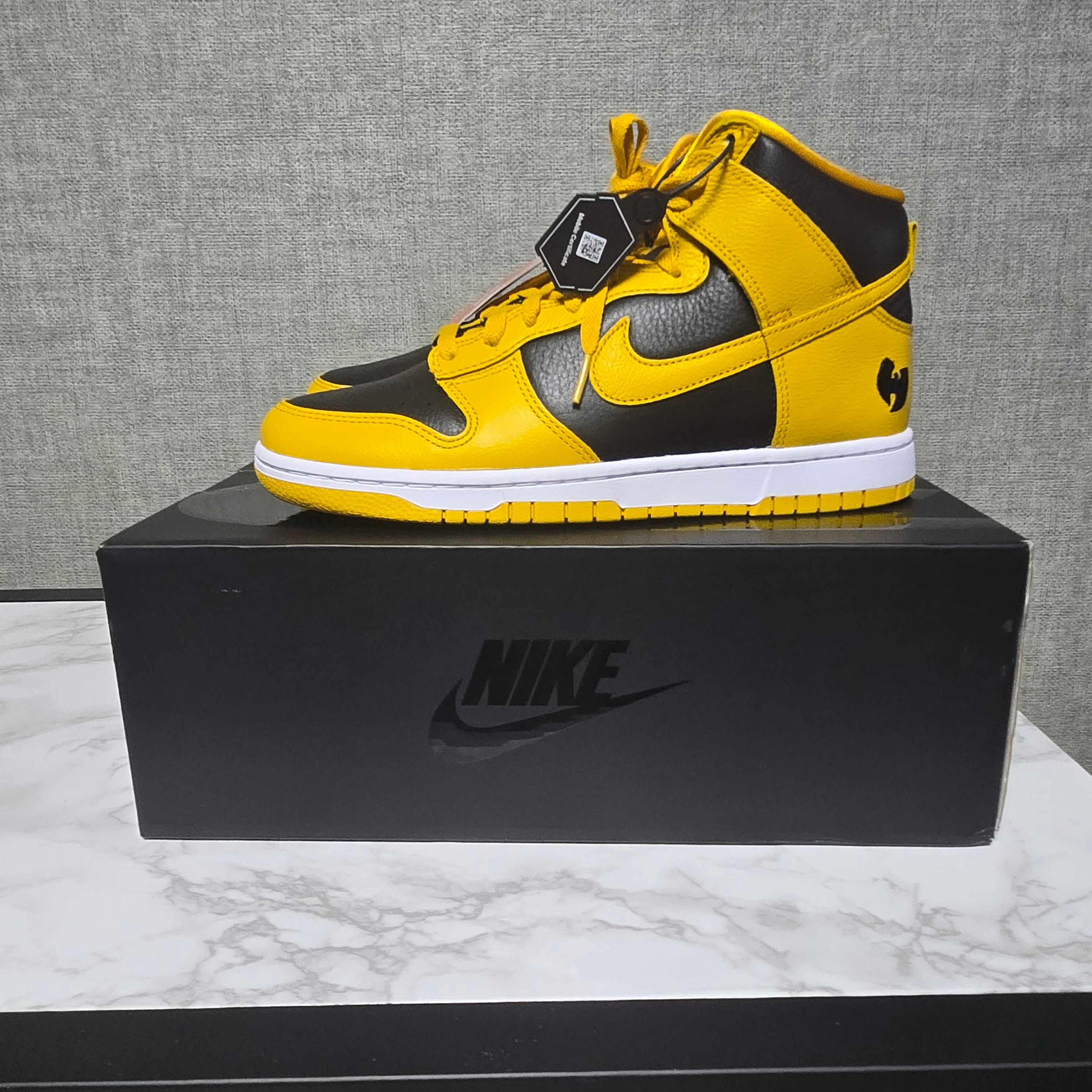 Nike Wu-Tang Clan Dunk High Black and Pollen 착용 스타일