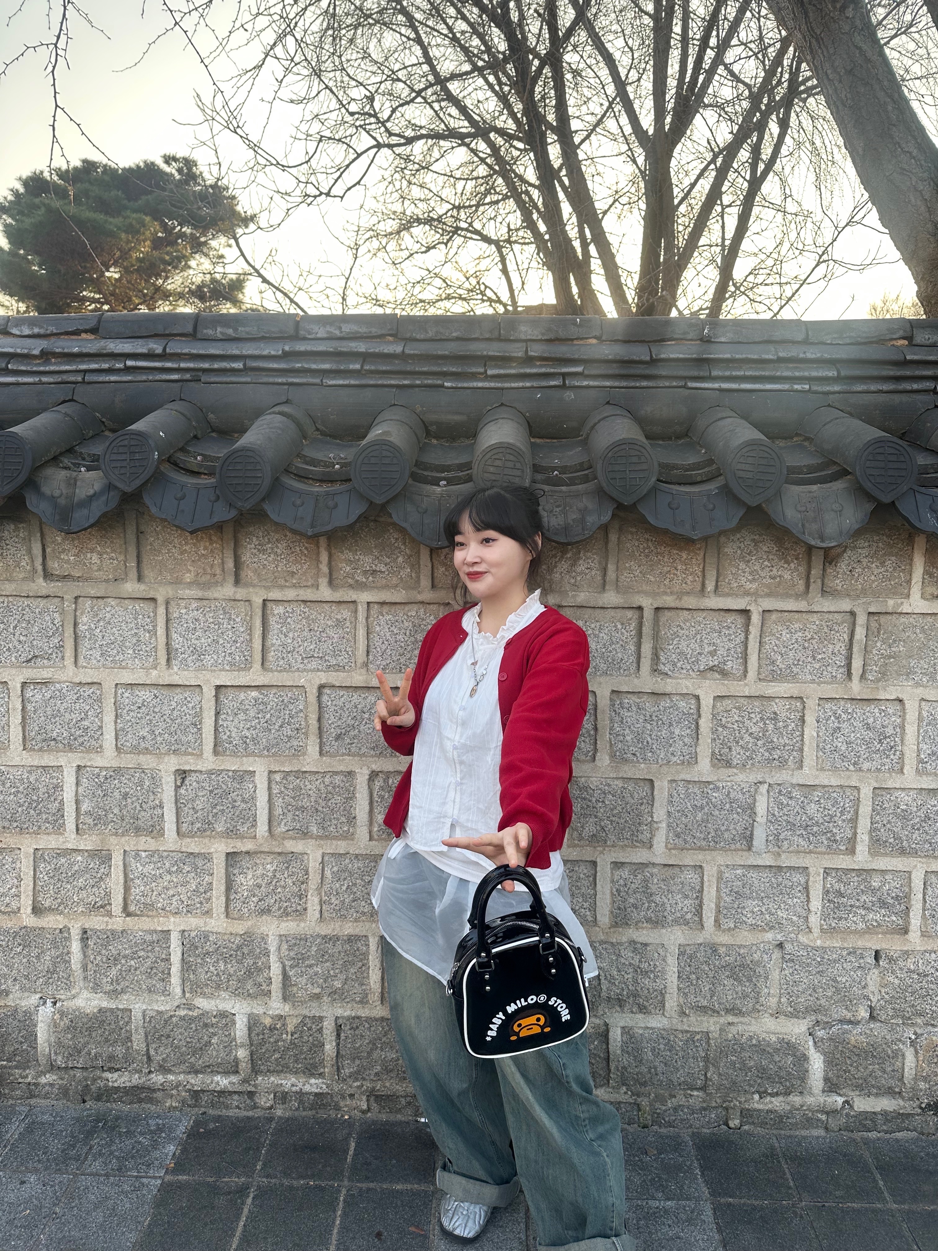 BAPE Baby Milo Bowlingtas Black 착용 스타일 - 2