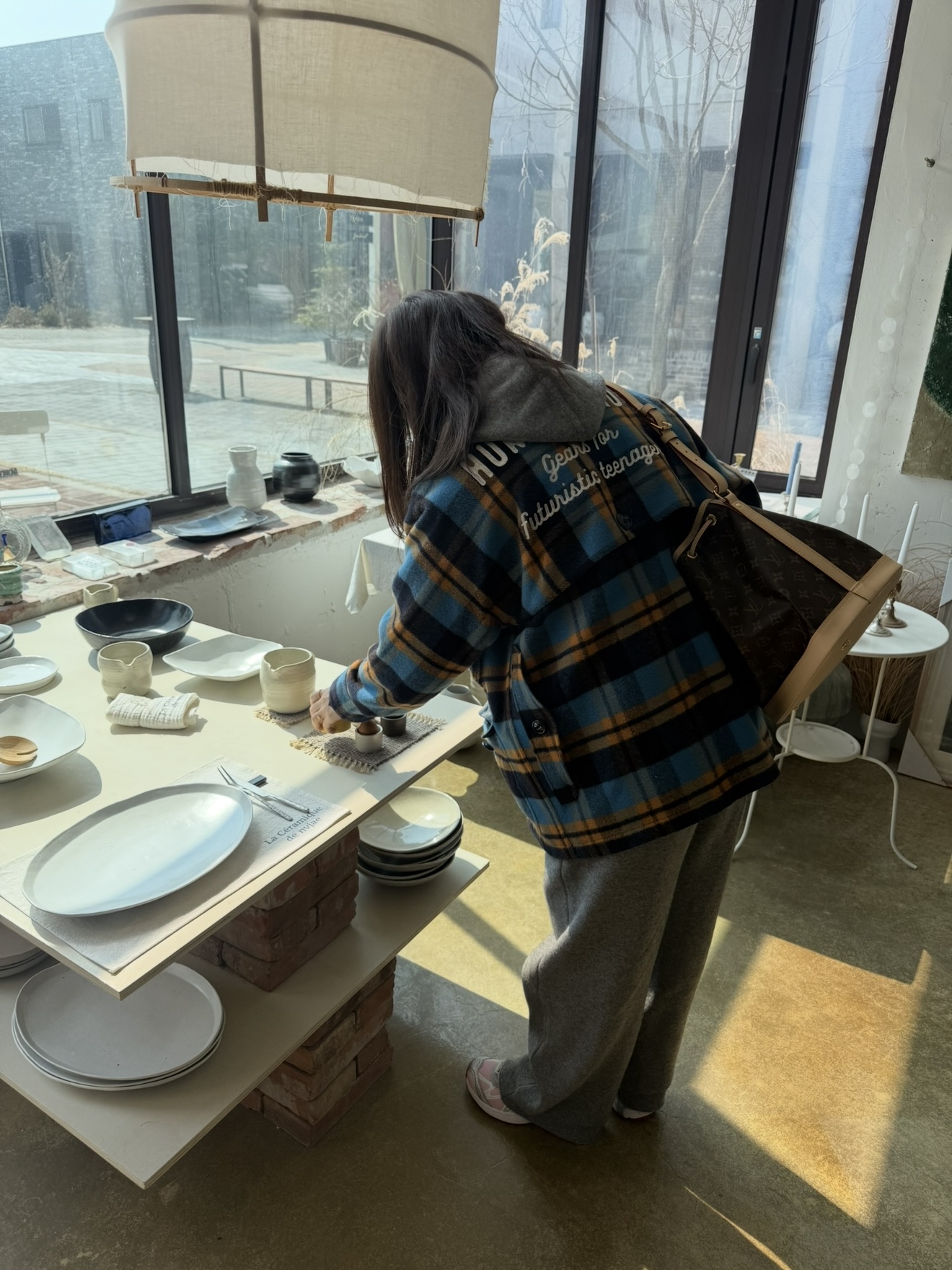 휴먼 메이드 헌팅 자켓 블루, 살로몬 x 샌디 리앙 XT-위스퍼 페어리 테일 실버 착용 스타일 - 1