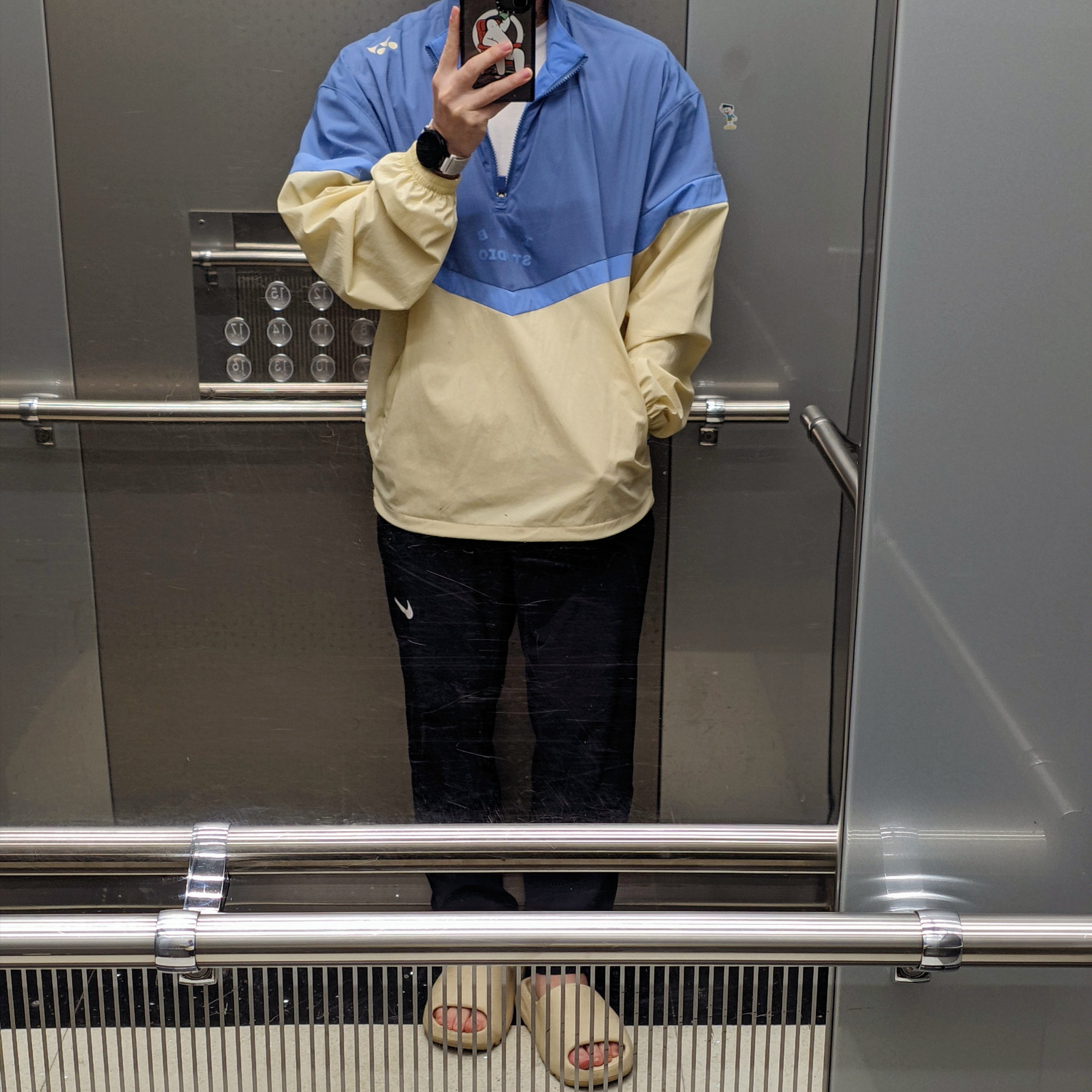 IAB Studio x Yonex Woven Pullover Blue, Adidas Yeezy Slide Bone 2022/2023 착용 스타일