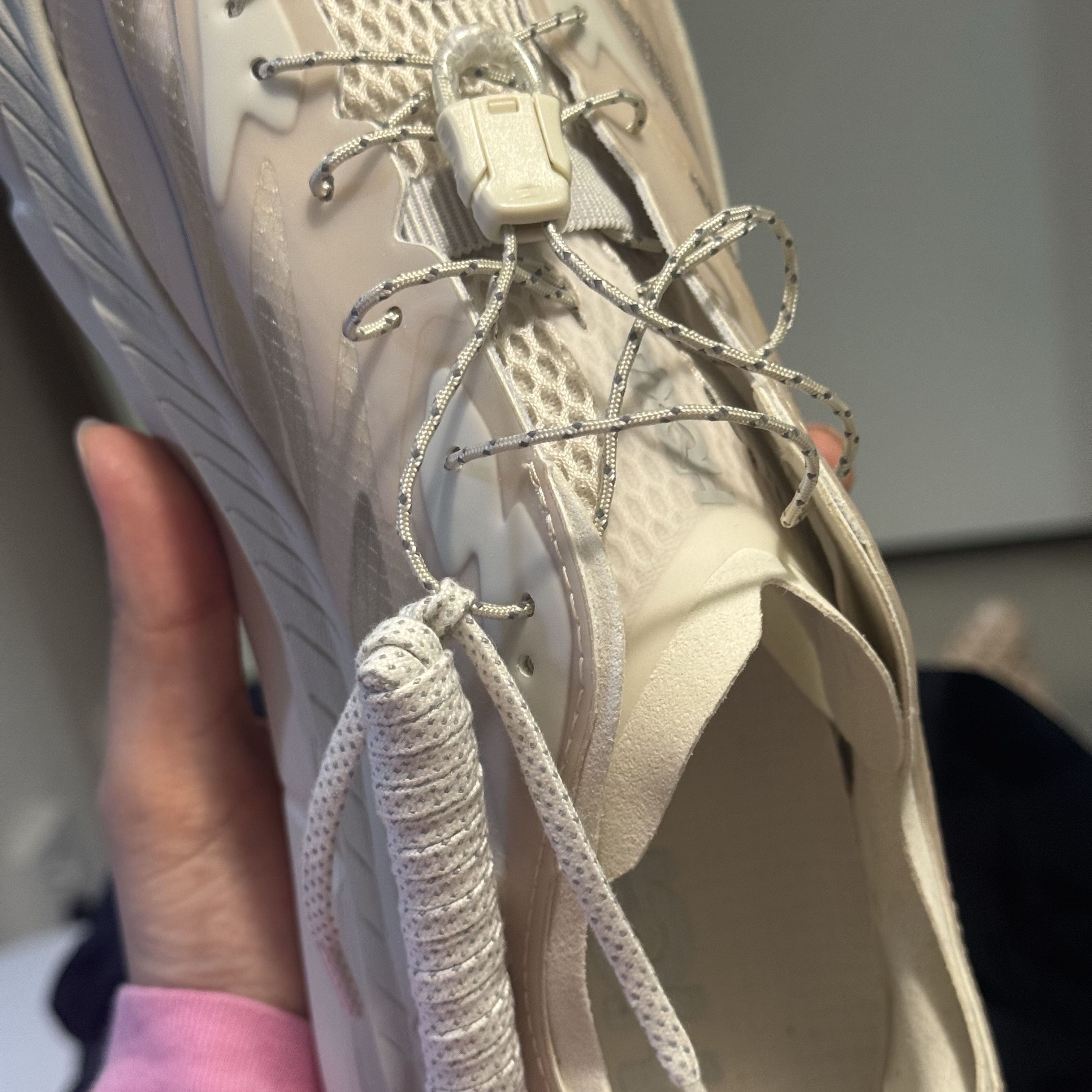 Hoka x Satisfy Mafate Speed 4 Lite Bone 착용 스타일 - 2