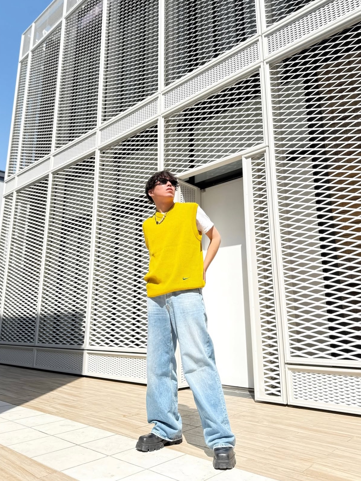 Supreme x Nike Sweater Vest Yellow - 25SS 착용 스타일 - 1