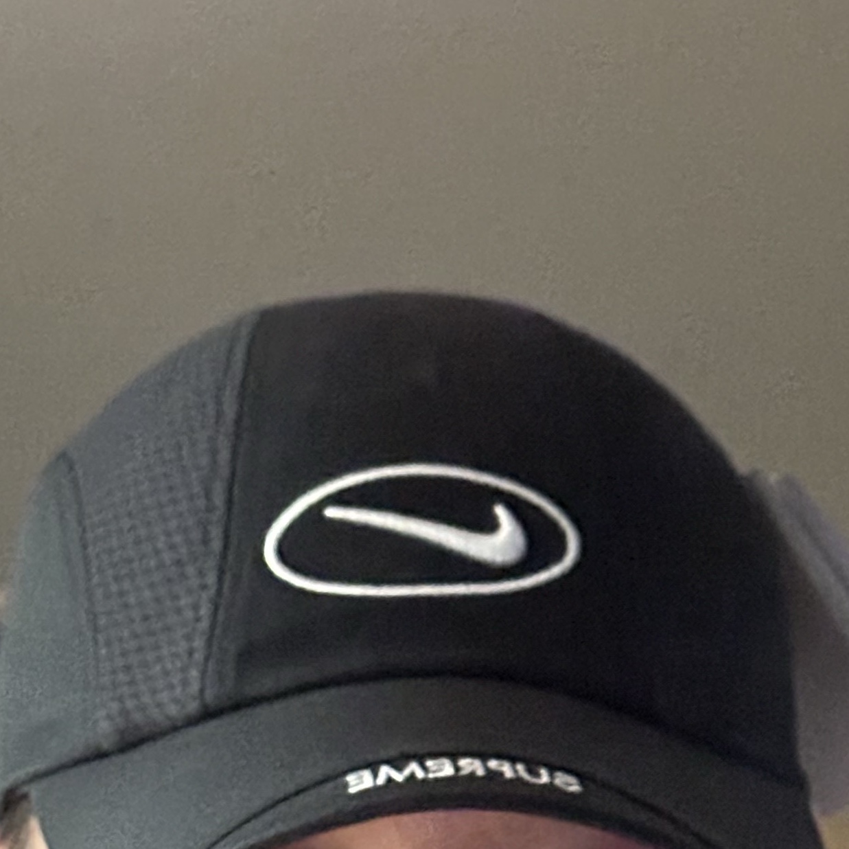 Supreme x Nike Running Hat Black - 25SS 착용 스타일