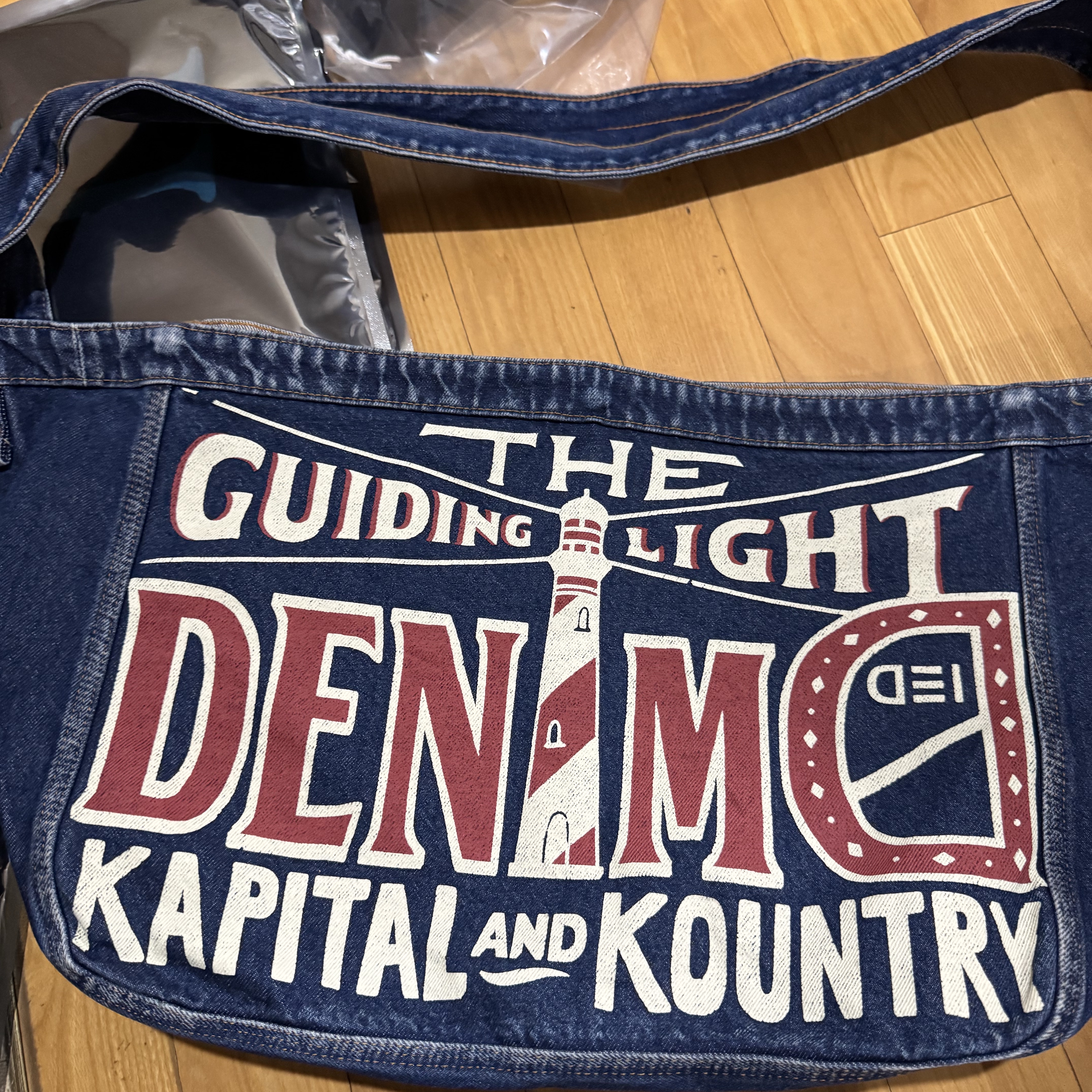 Kapital 13 oz. Denim News Paper Bag Guiding Light Processing, Kapital 14 oz. Denim Bone Print Book Bag Black 착용 스타일 - 1