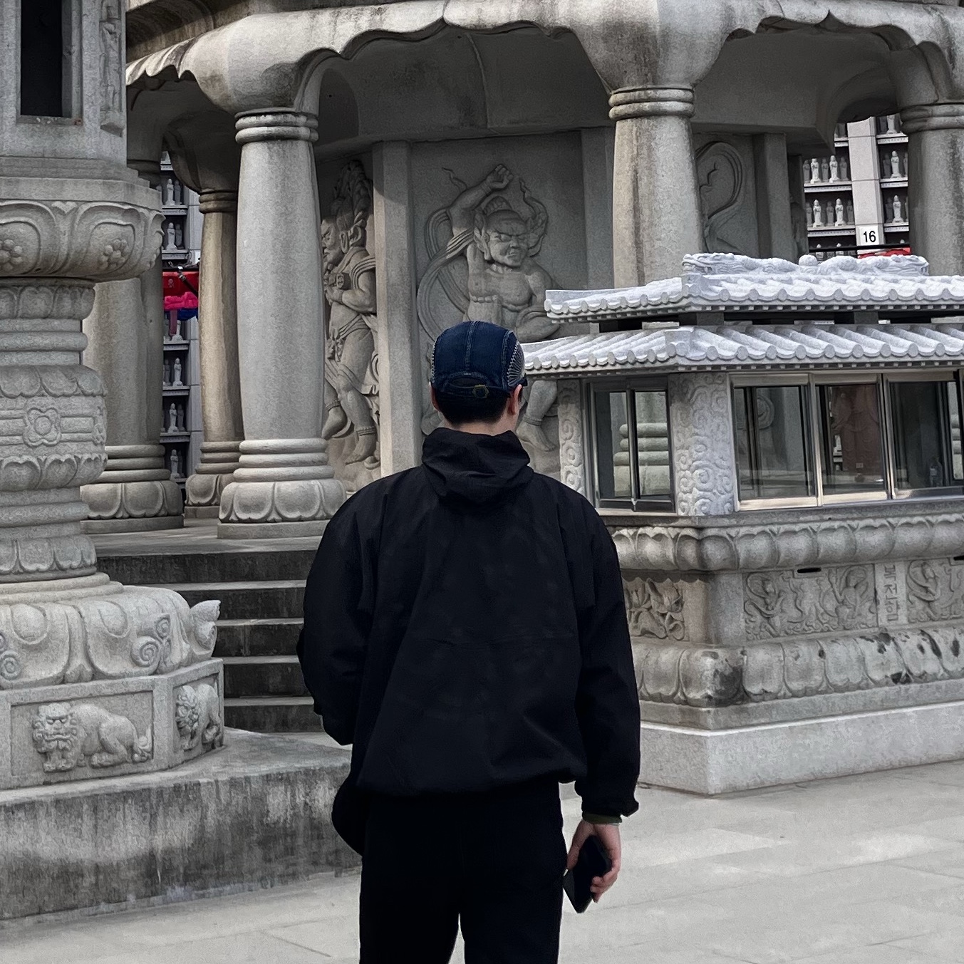Yeezy x Gosha Rubchinskiy Vulture WB-01 Jacket Charcoal 착용 스타일 - 1