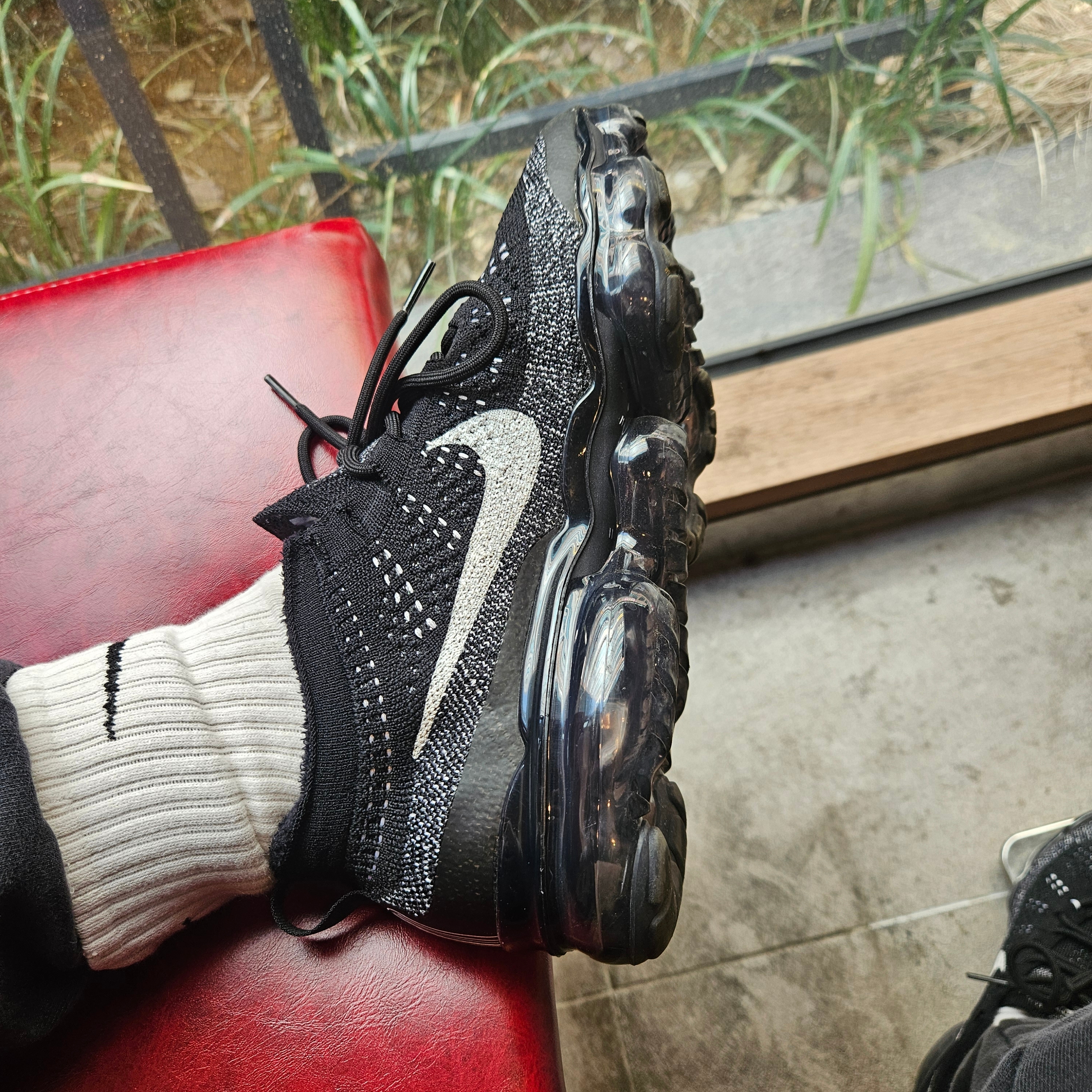Nike Air VaporMax 2023 Flyknit Black 착용 스타일