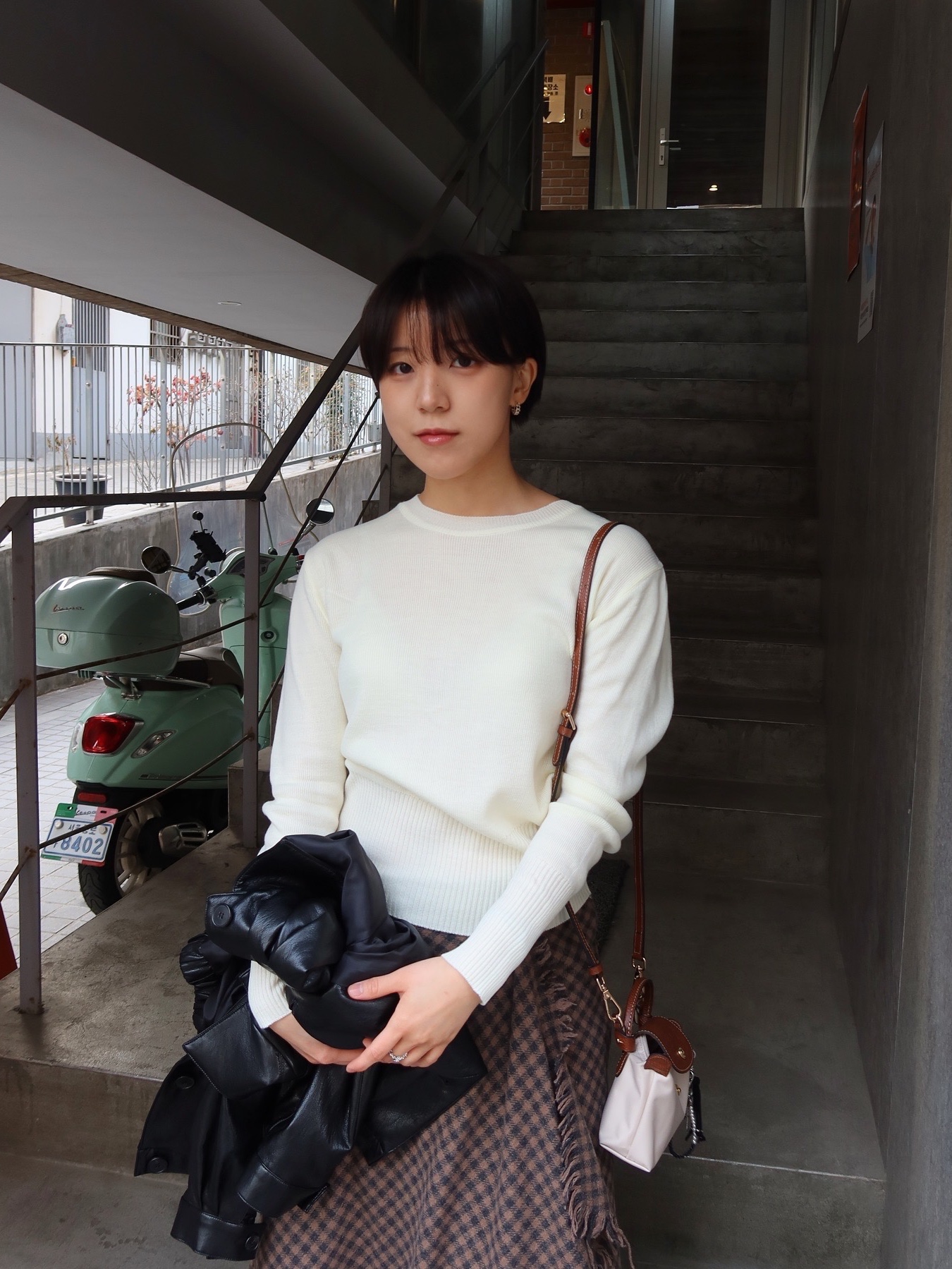 Longchamp Le Pliage Original Handle Pouch Paper 착용 스타일