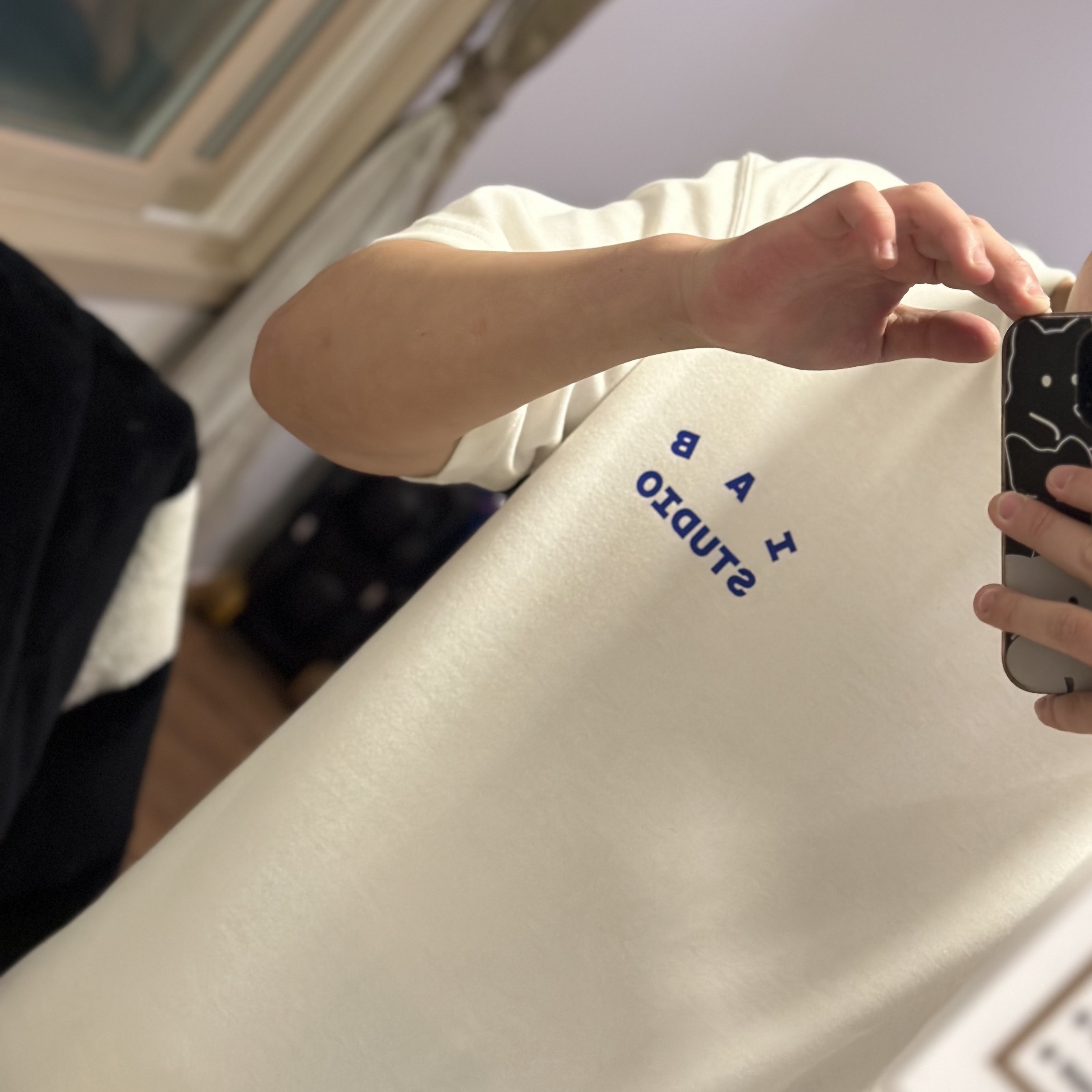 IAB Studio 10th Anniversary T-Shirts Pack White & Black (2 Pack) 착용 스타일