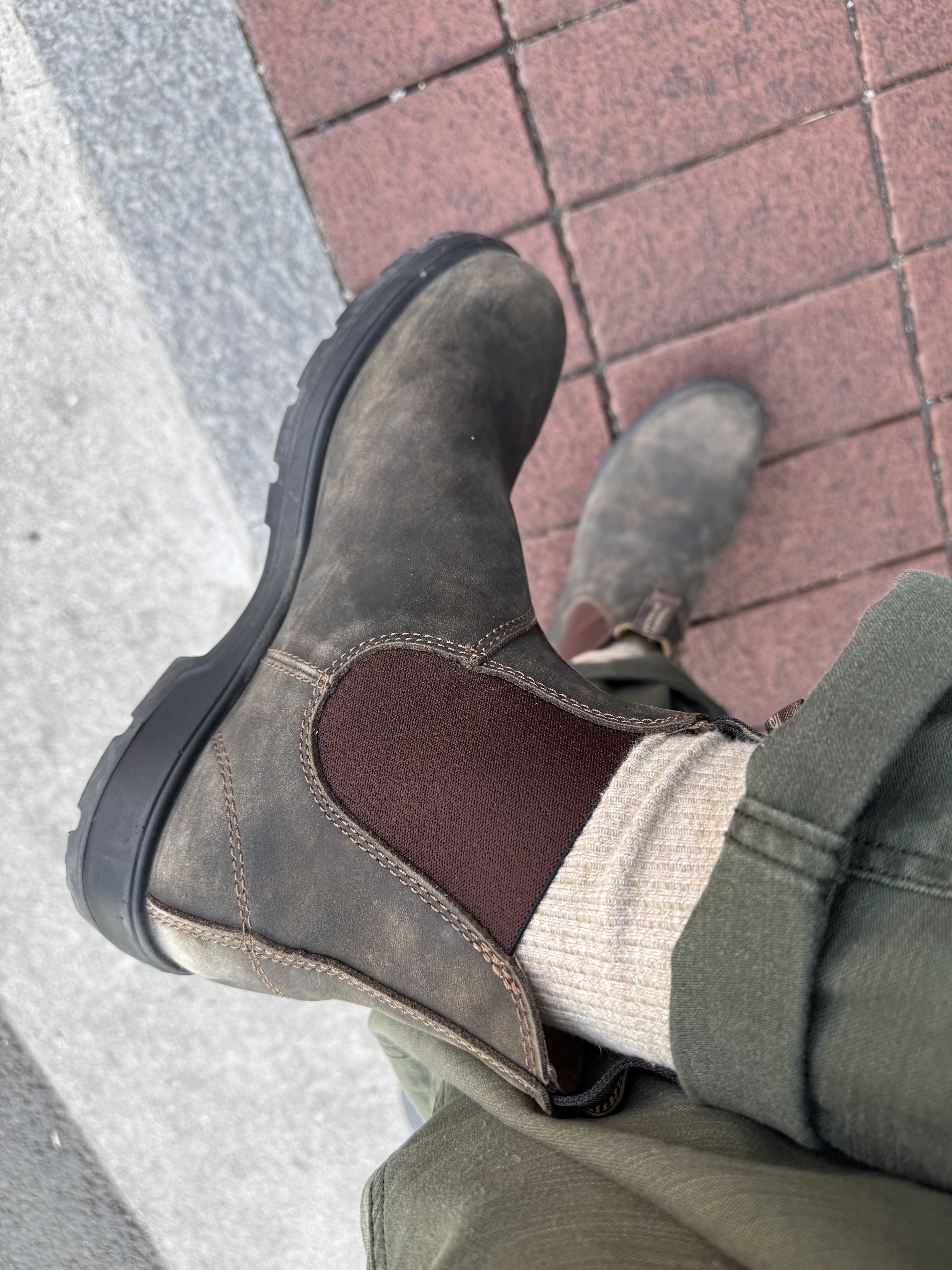 Yeezy Gap Engineered By Balenciaga Dove Long Sleeve T-Shirt Beige, Oakley Eye Jacket Redux Silver Frame Prizm Black Polarized Lenses High Bridge Fit 착용 스타일 - 4