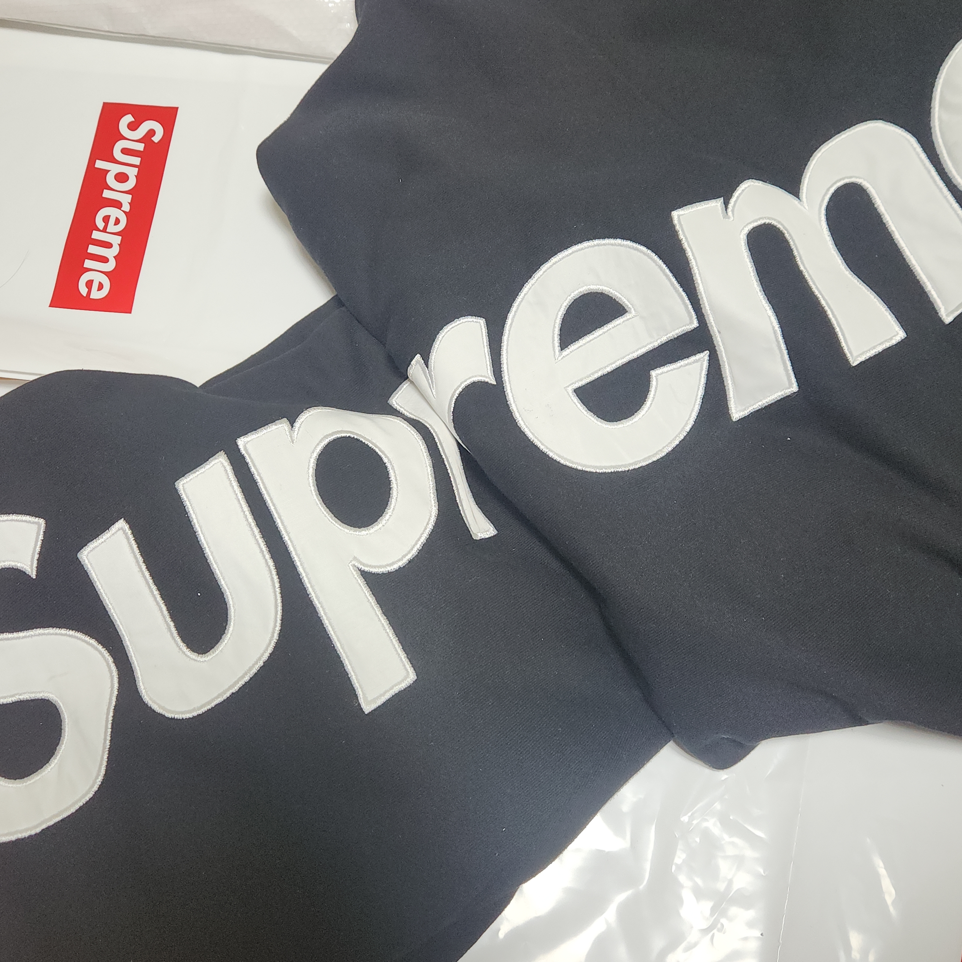 Supreme S Logo Zip Up Hooded Sweatshirt Black - 23FW, Supreme S Logo Zip Up Hooded Sweatshirt Black - 24FW 착용 스타일 - 3