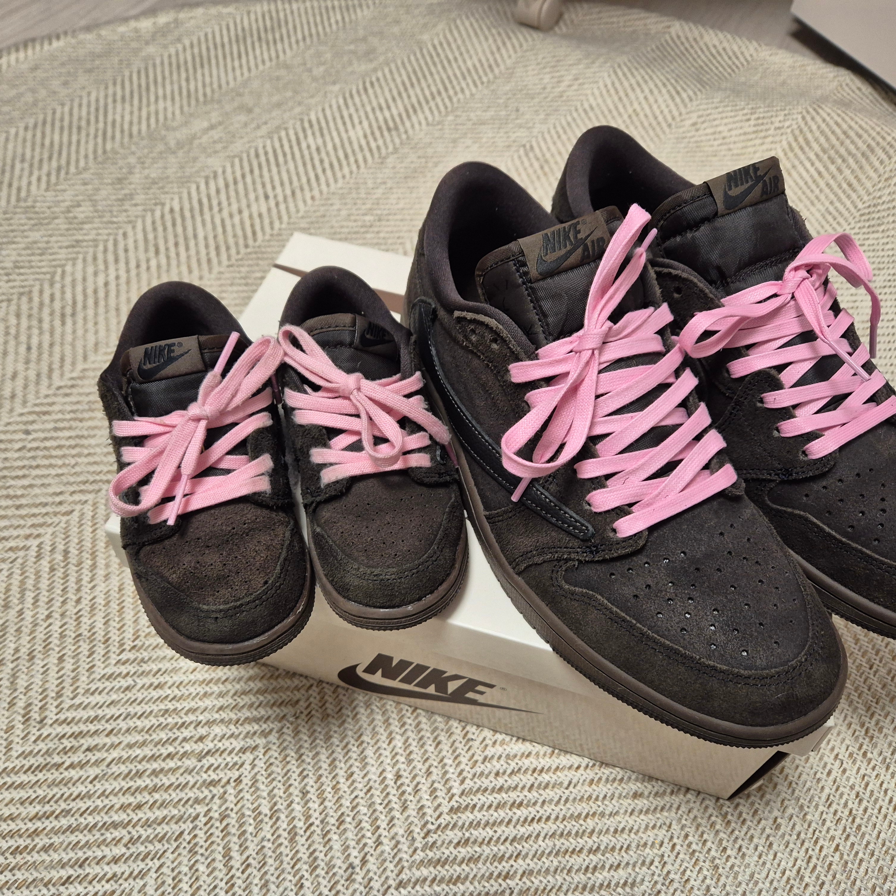 Jordan 1 x Travis Scott Retro Low OG SP Velvet Brown and Dark Mocha, (TD) Jordan 1 x Travis Scott Retro Low OG SP Velvet Brown and Dark Mocha 착용 스타일