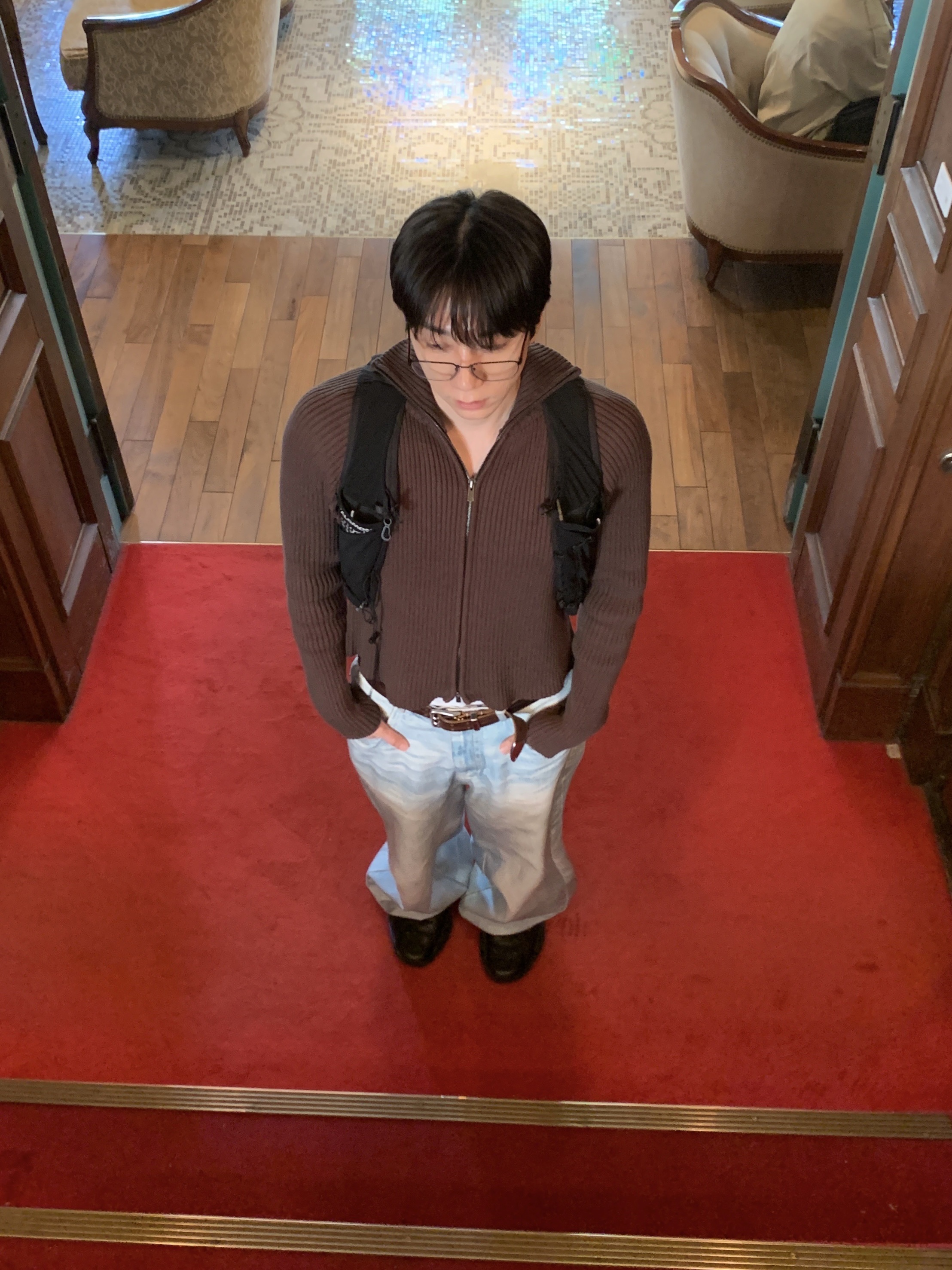 Salomon x MM6 Maison Margiela Gilet Black, Our Legacy Double Tongue Belt Mahogany 착용 스타일 - 2