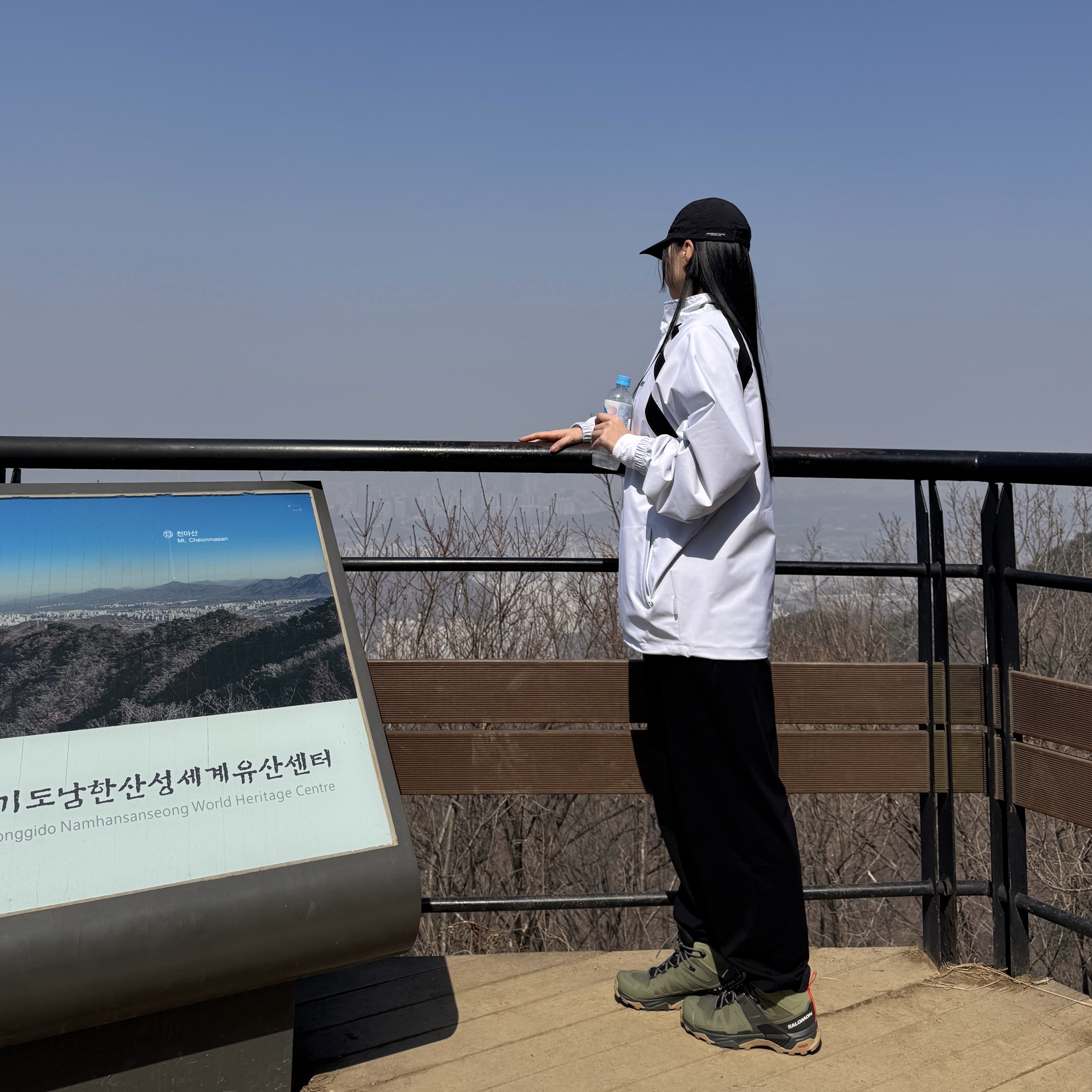 살로몬 X 울트라 4 미드 고어텍스 딥 리첸 그린, 살로몬 트레일블레이저 30 블랙 (뉴 버젼) 착용 스타일 - 1