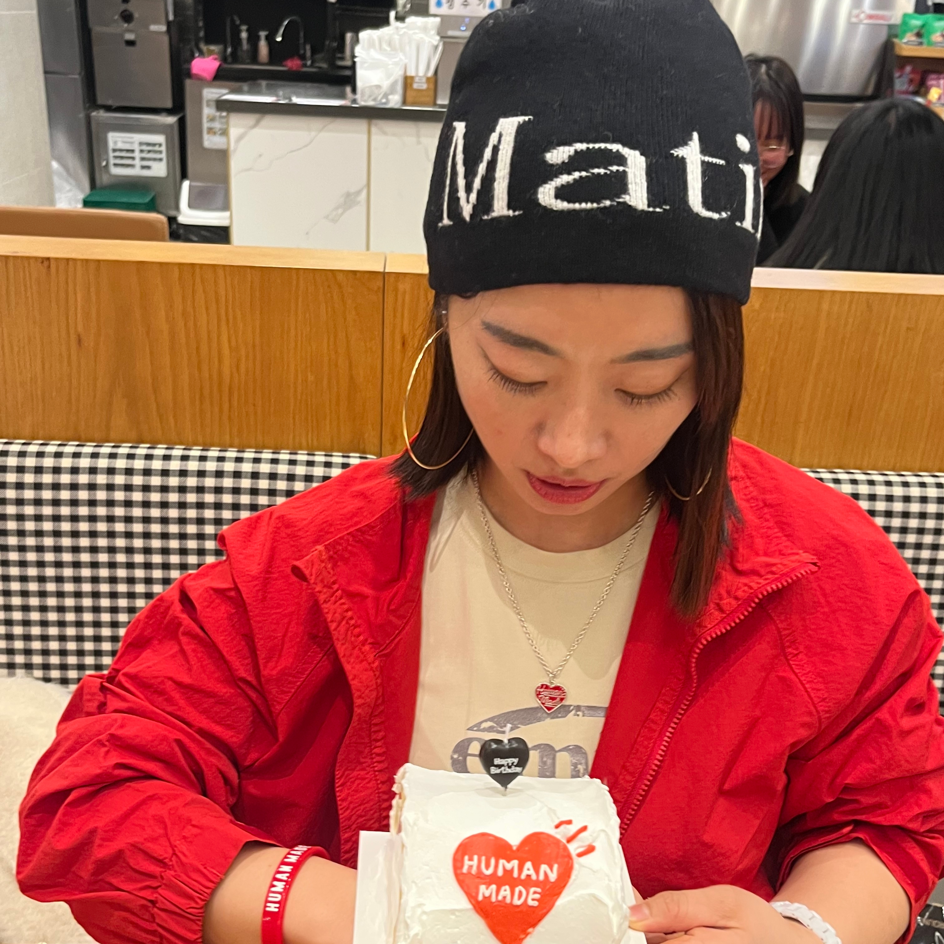 Matin Kim Logo Jacquard Short Beanie Black, Human Made Acrylic Bangle #2 Red 착용 스타일 - 1