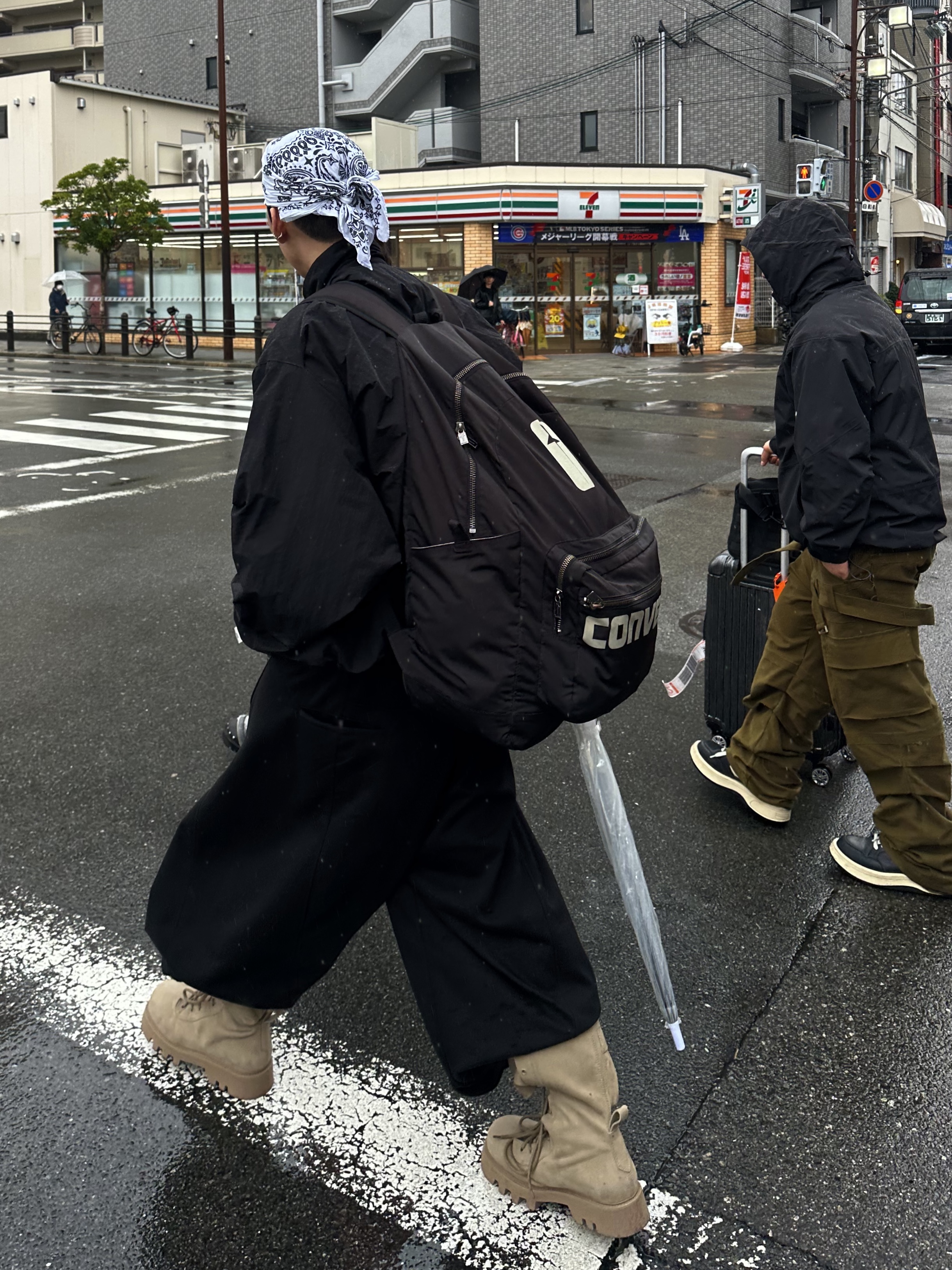 Wapworks TPU Curved Track Pants, Wapworks Worksout Track Jacket 착용 스타일 - 4