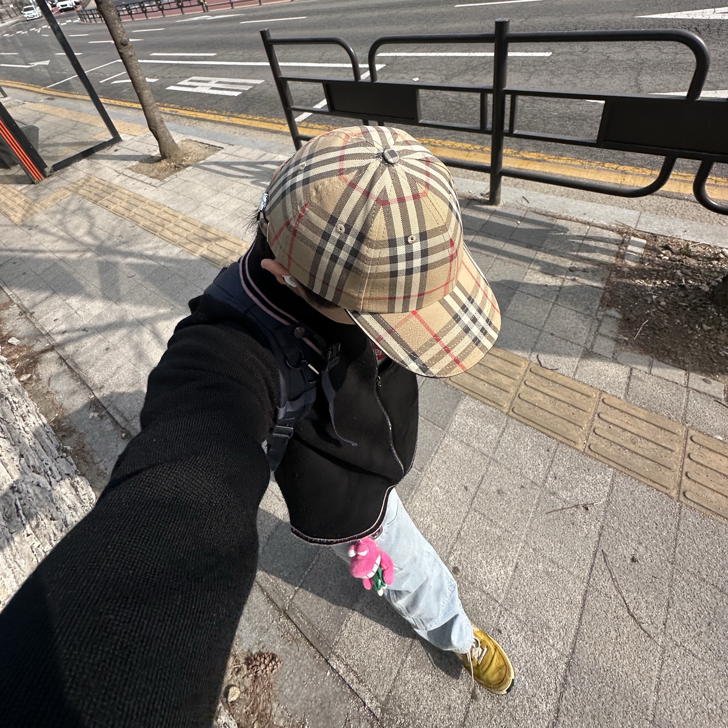 Supreme Zip Up Polo Sweater Black - 24FW, Burberry Check Cotton Baseball Cap Archive Beige 착용 스타일