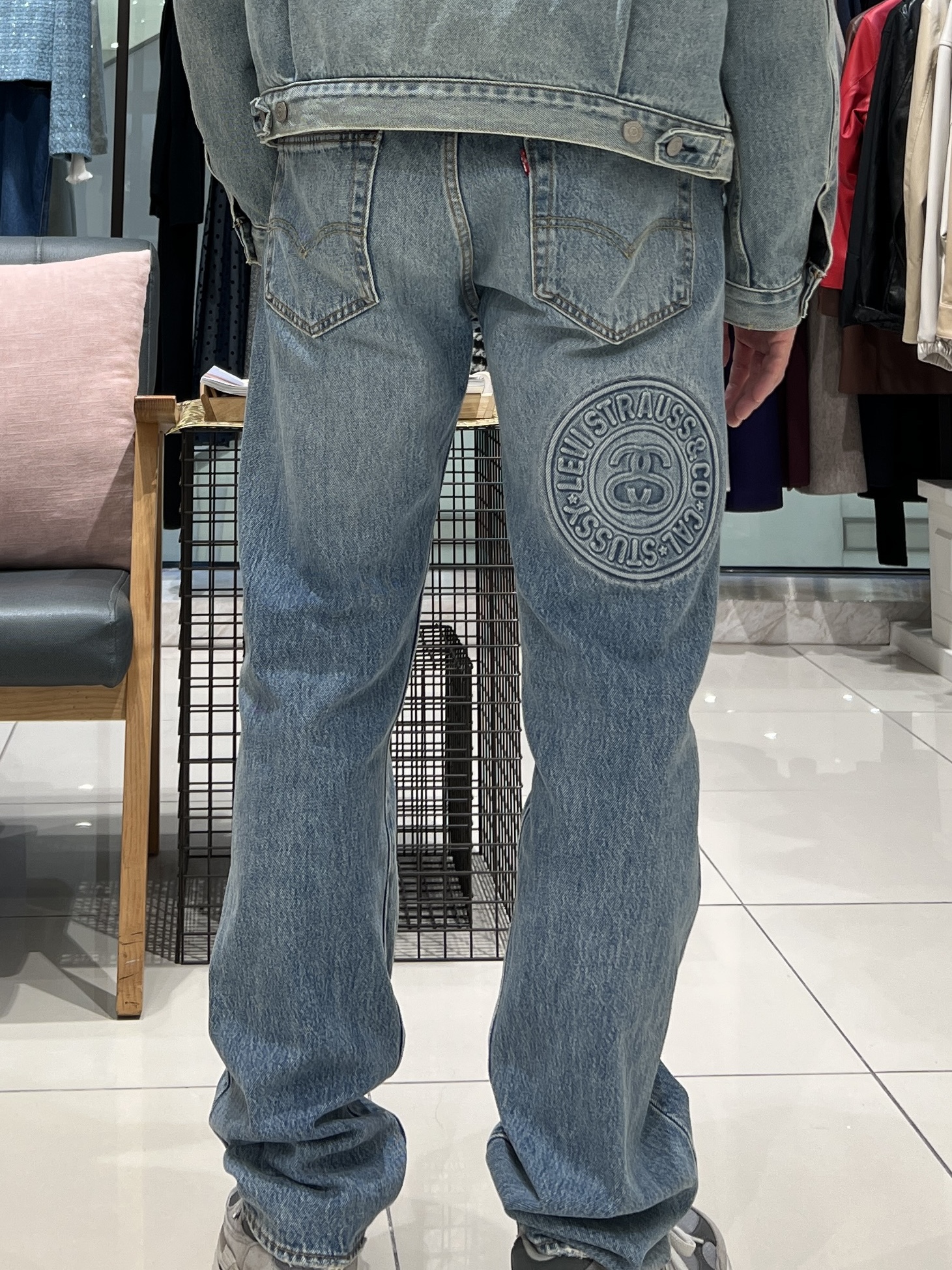 Stussy x Levi's Embossed 501 Jean Indigo 착용 스타일