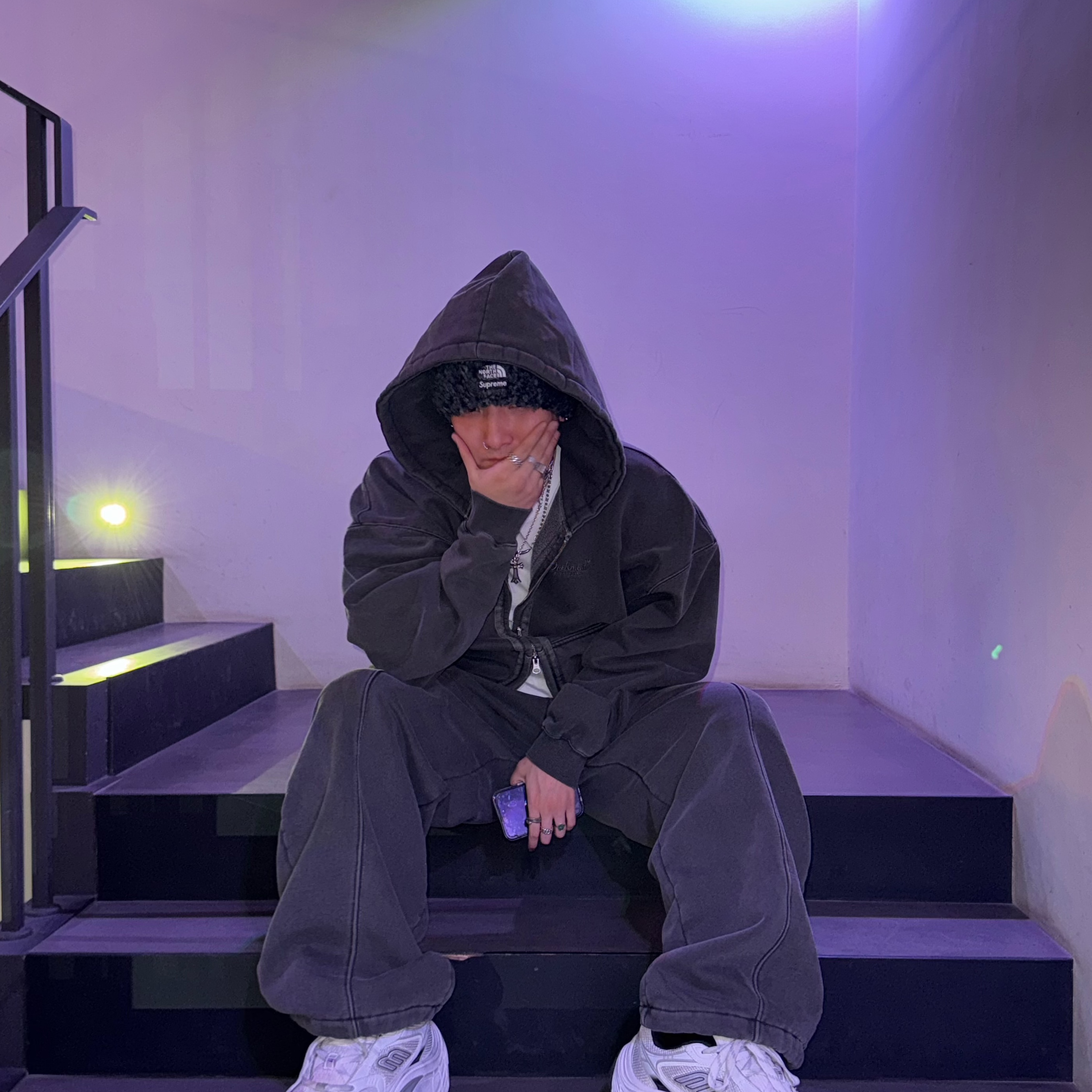 Supreme x The North Face High Pile Fleece Beanie Black - 23SS, Balenciaga 10XL Sneakers White Grey Silver Black 착용 스타일 - 1