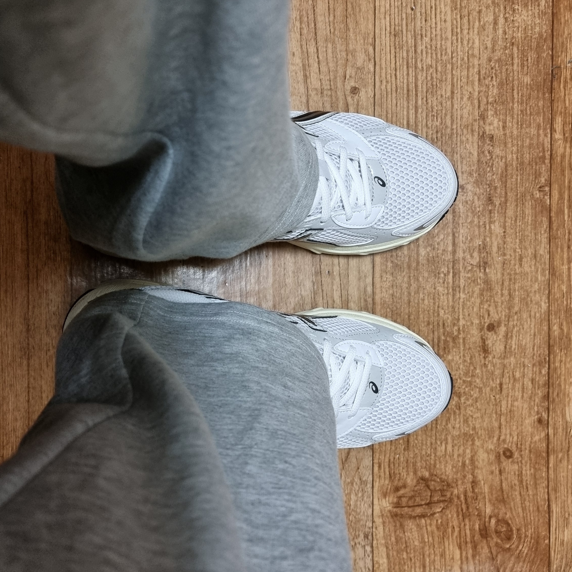 Asics Gel-1130 White Cloud Grey 착용 스타일