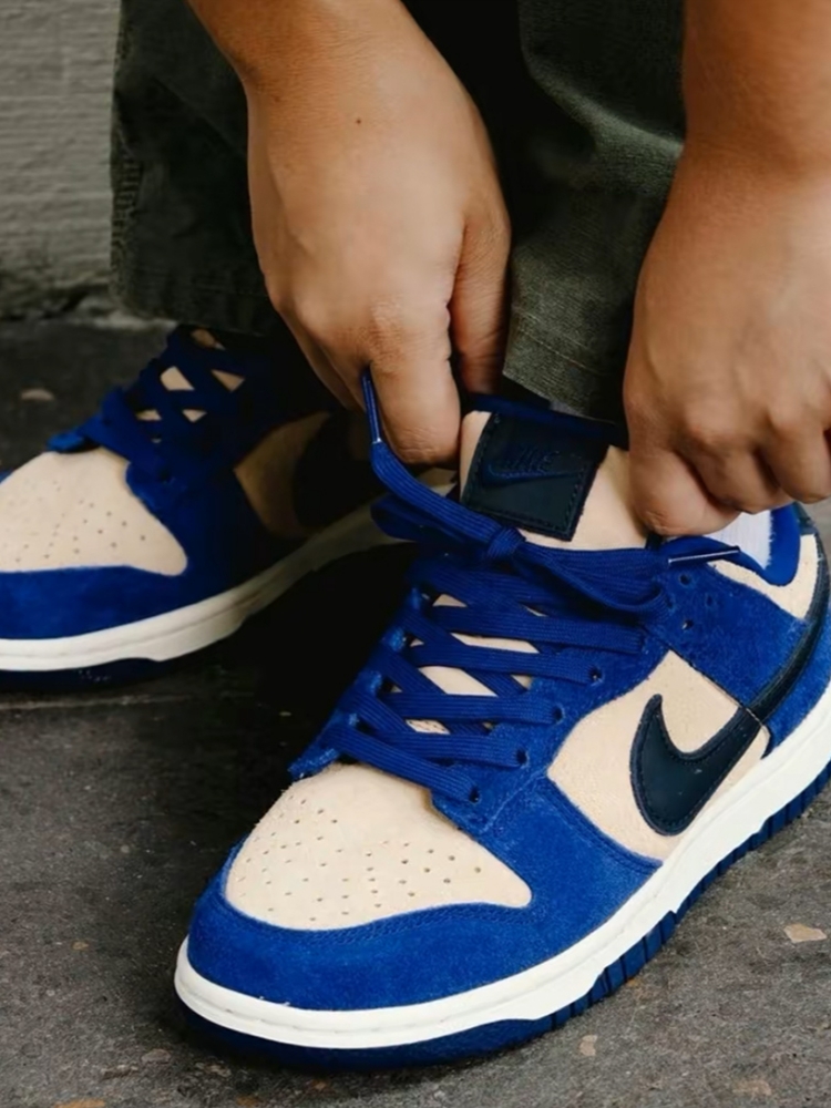(W) Nike Dunk Low LX Blue Suede 착용 스타일