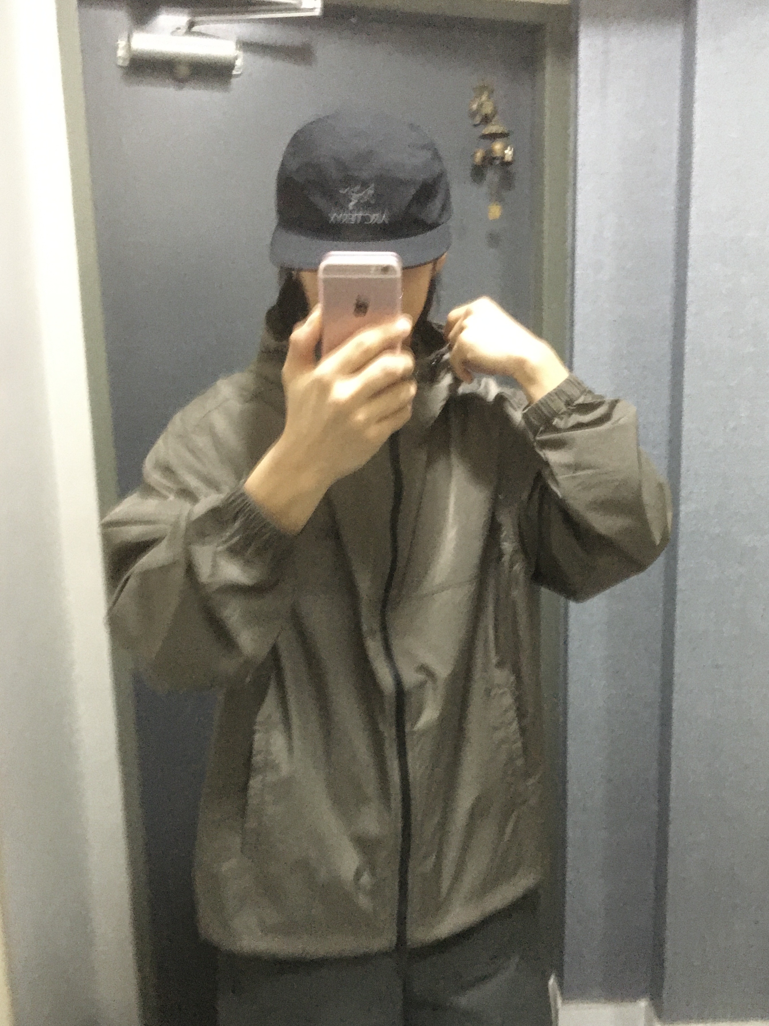 Arc'teryx Gore 5 Panel Cap Black 착용 스타일 - 2