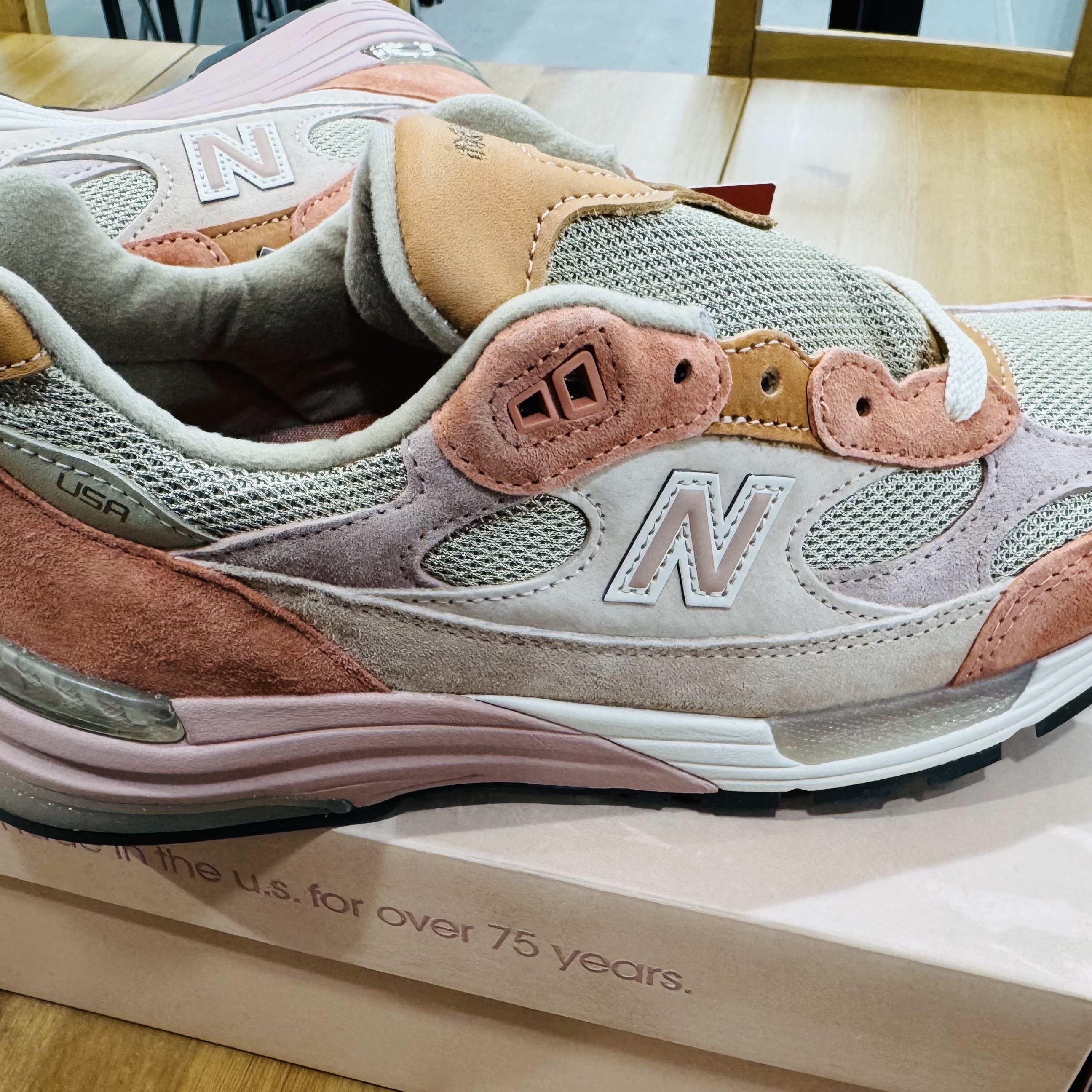 New Balance x Joe Freshgoods 992 Made in USA Aged Well 착용 스타일 - 1
