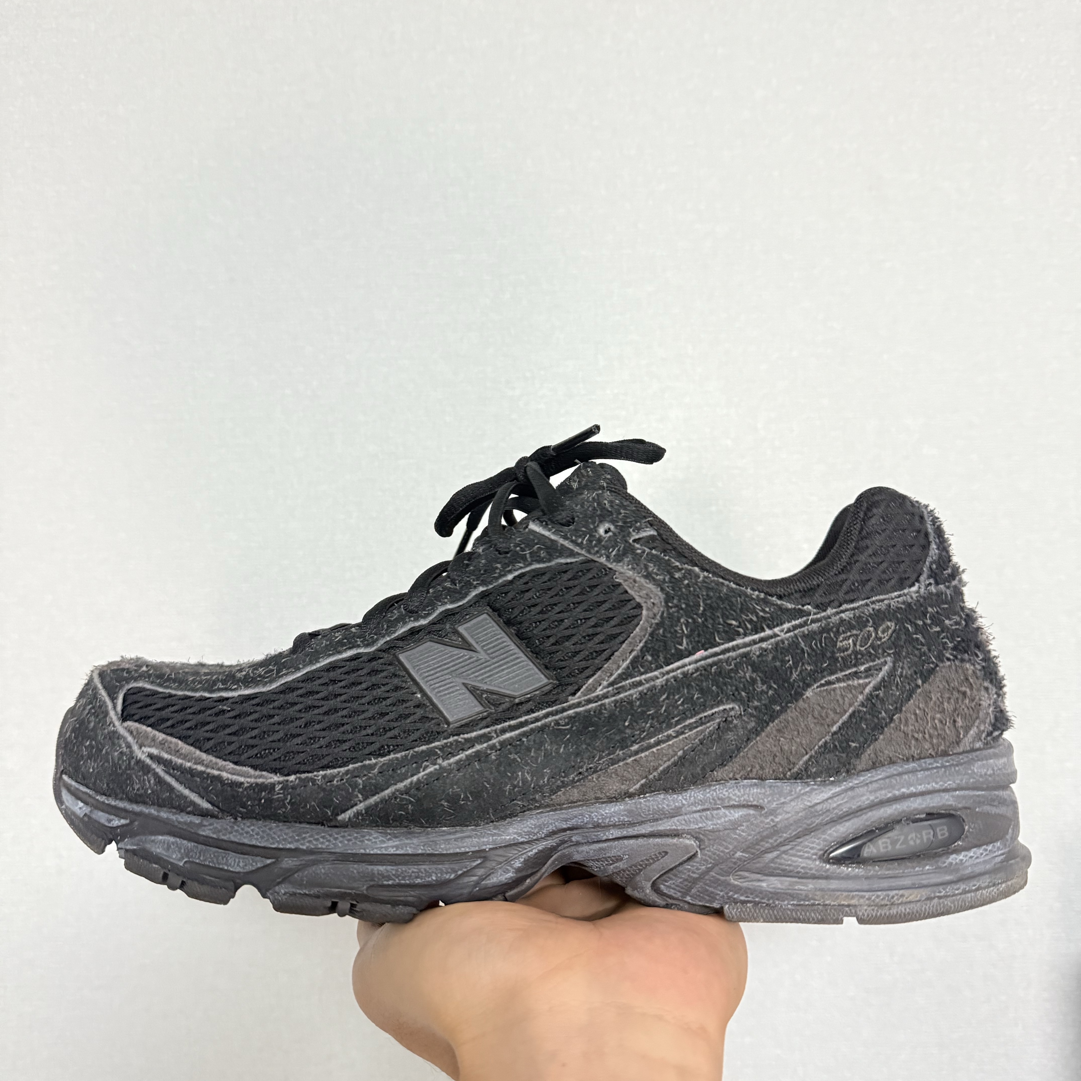 New Balance 509 Black Castle Grey 착용 스타일