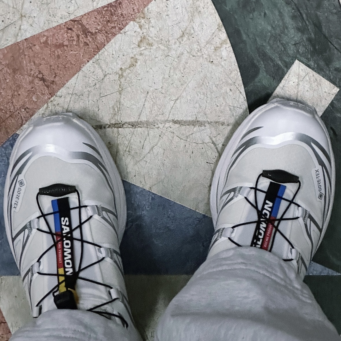 Salomon XT-6 Gore-Tex White Silver 착용 스타일 - 2