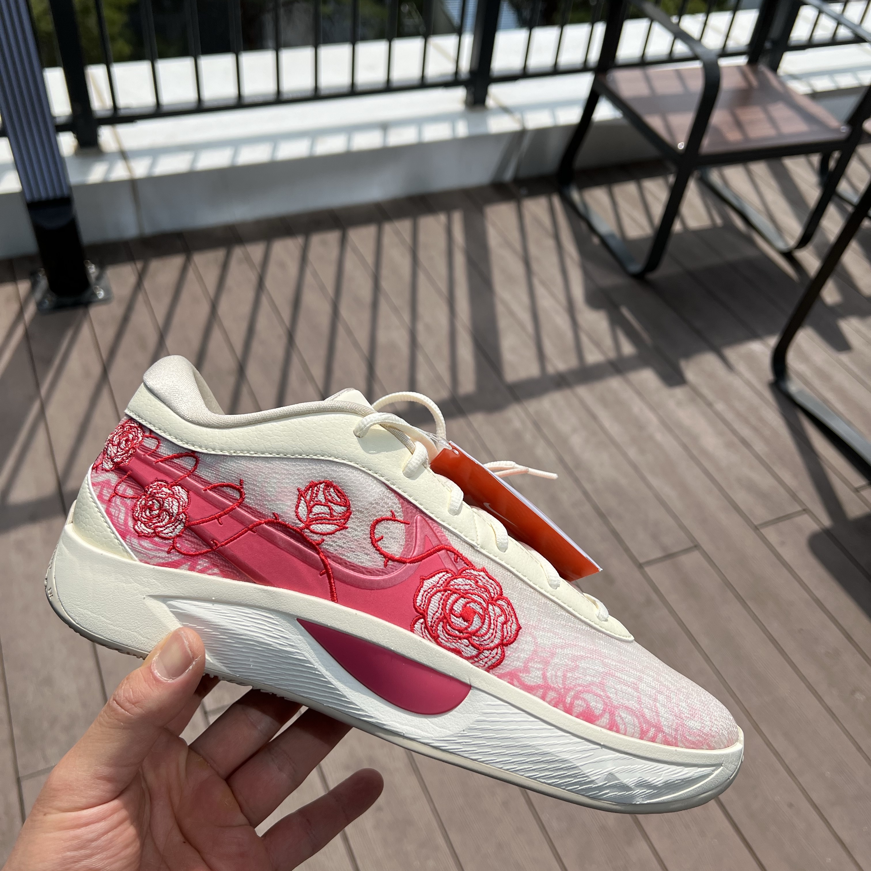 Nike Giannis Freak 6 EP Coconut Milk Sail 착용 스타일