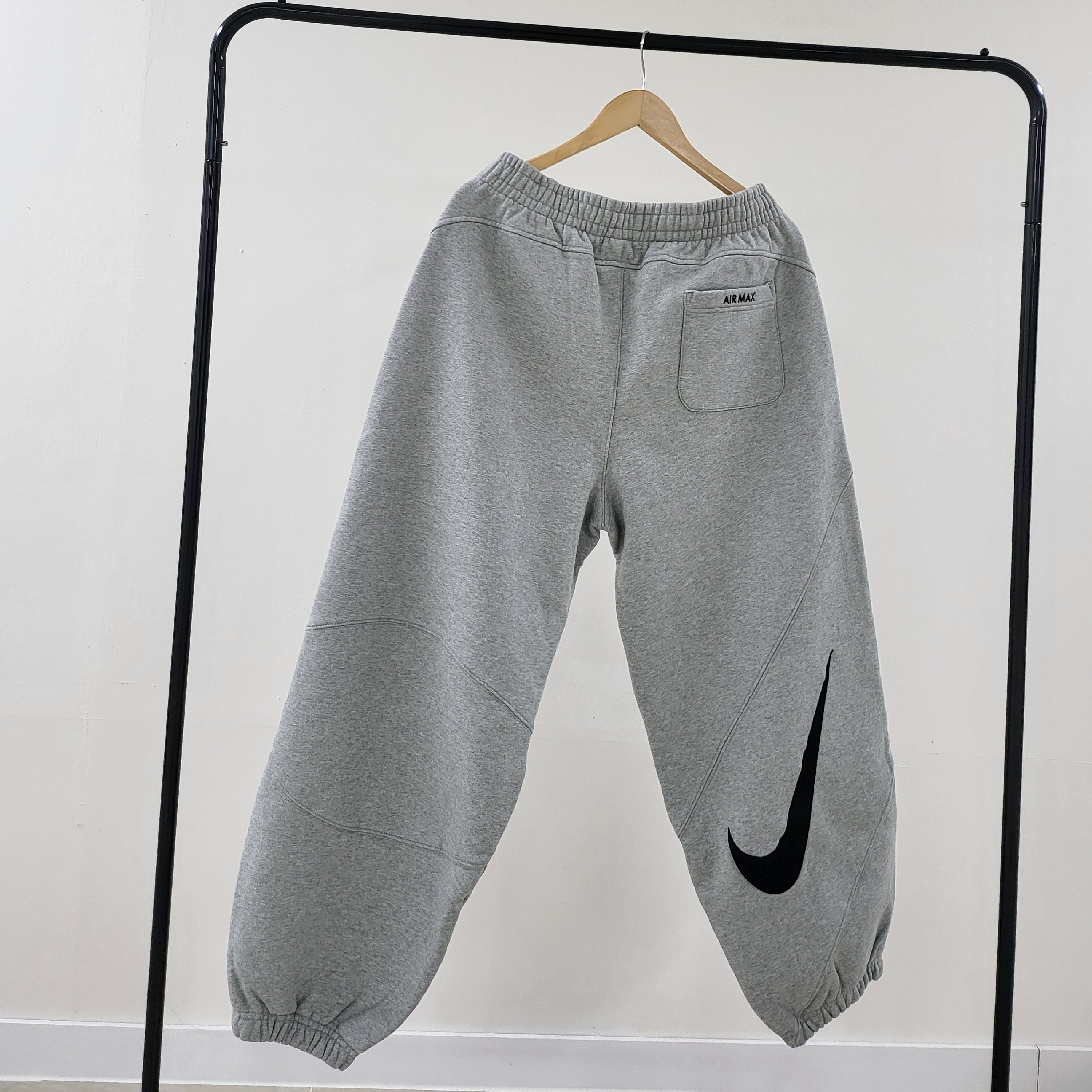 Supreme x Nike Sweatpant Heather Grey - 25SS 착용 스타일