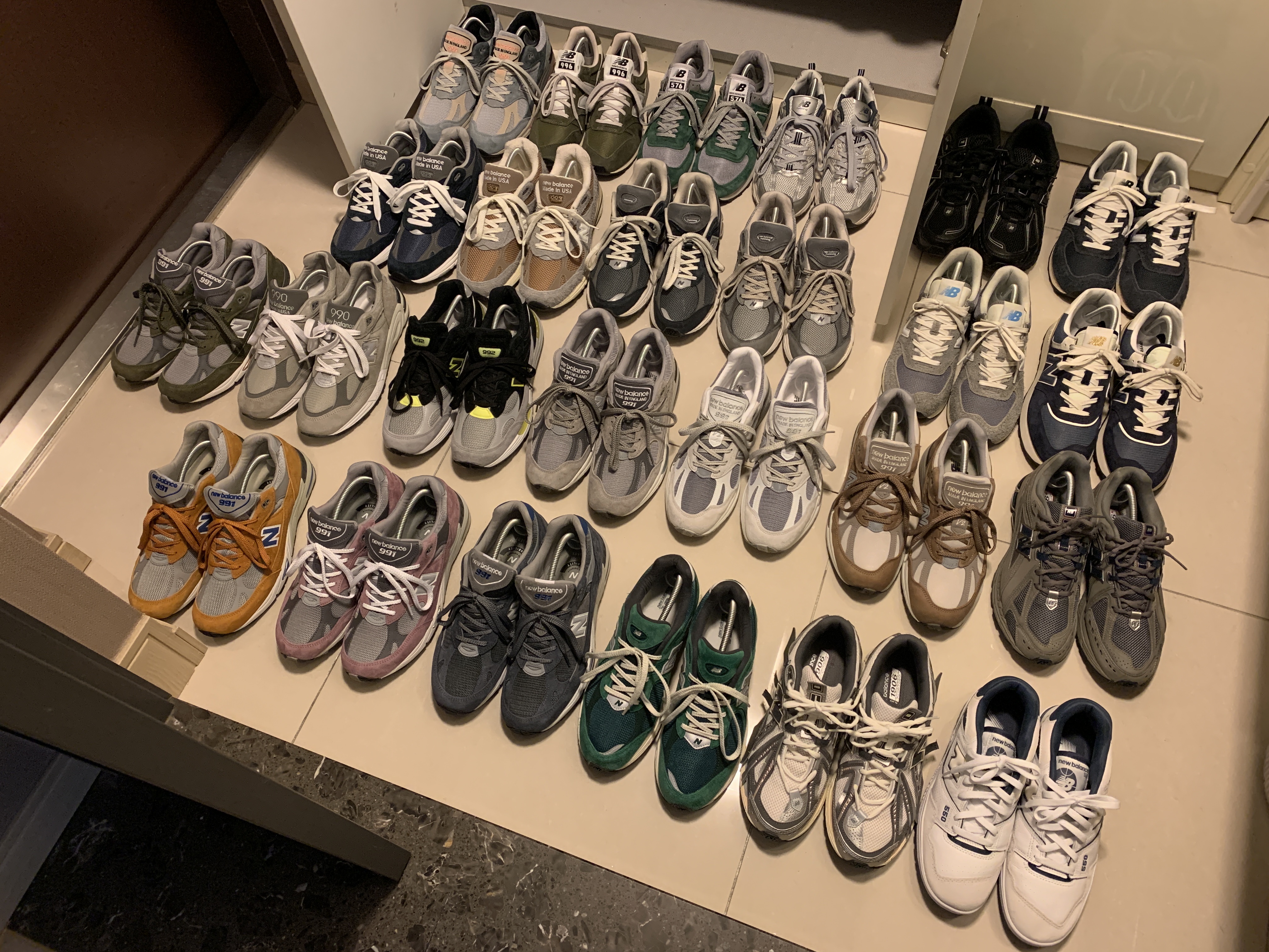 New Balance 991v2 Made in UK Blue Silver, New Balance 996 Dark Green 착용 스타일