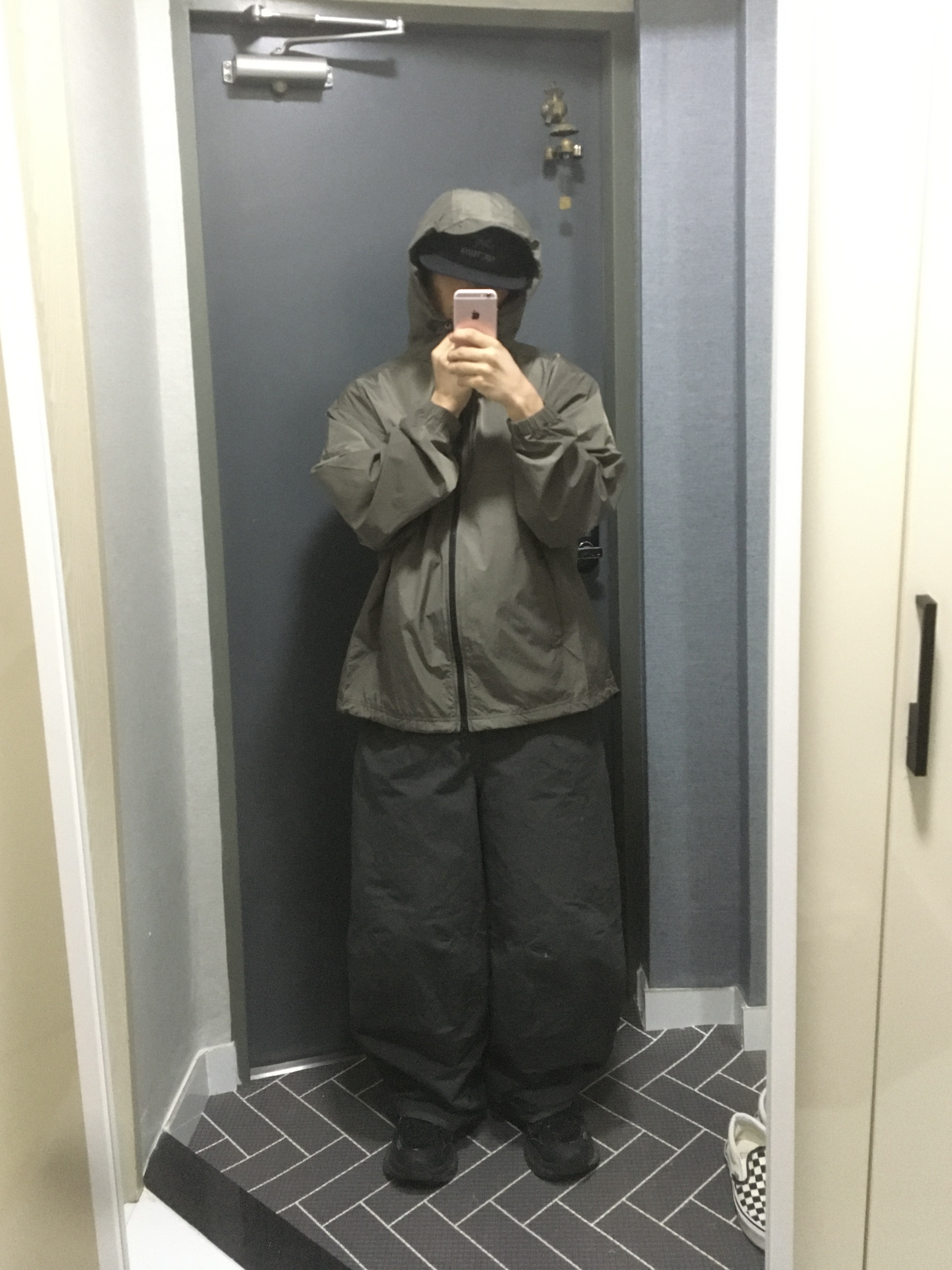 Arc'teryx Gore 5 Panel Cap Black 착용 스타일 - 1