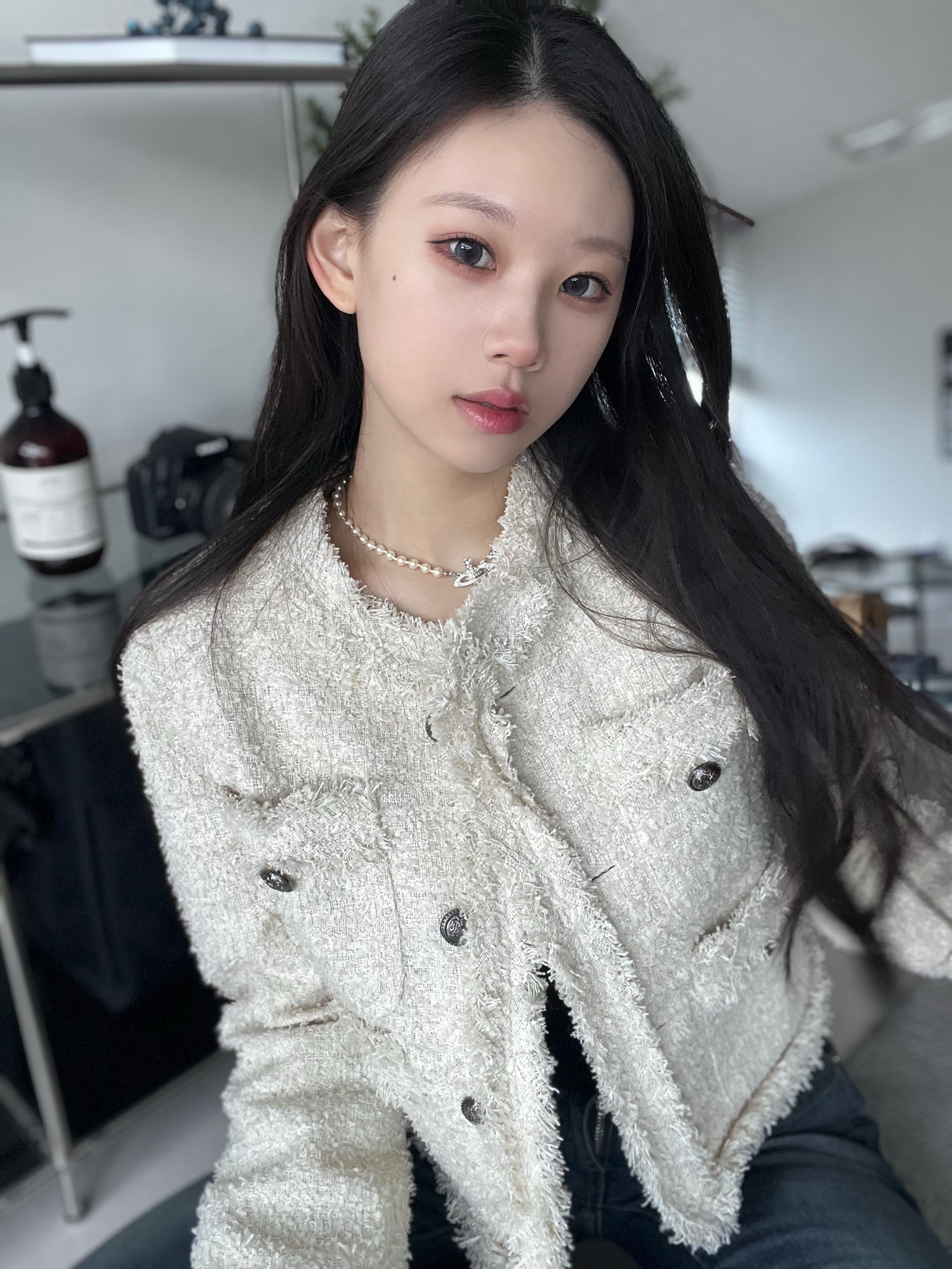 Vivienne Westwood Mini Bas Relief Choker Silver 착용 스타일