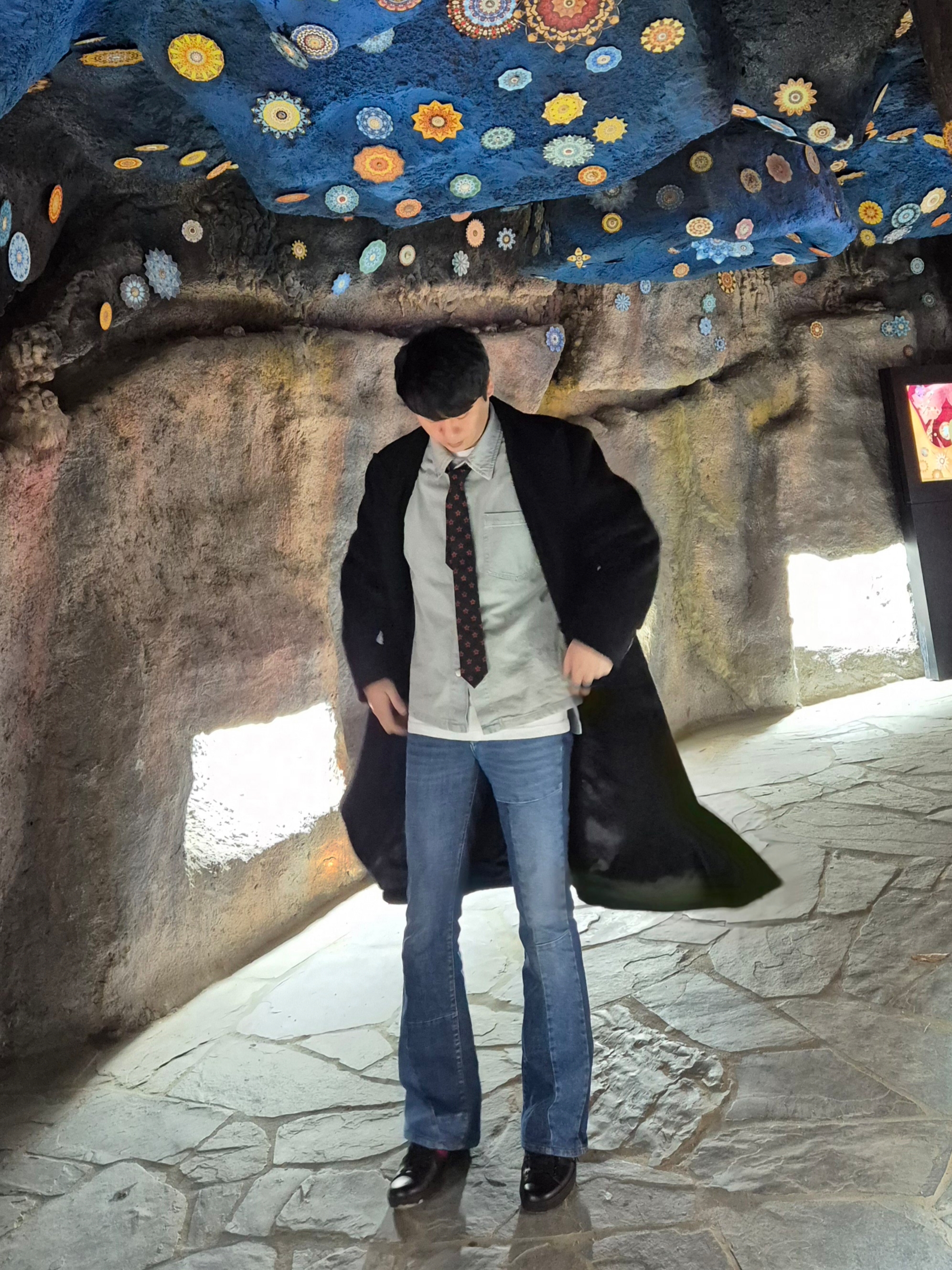 Gucci Ace Bee Embroidered Black 착용 스타일 - 1
