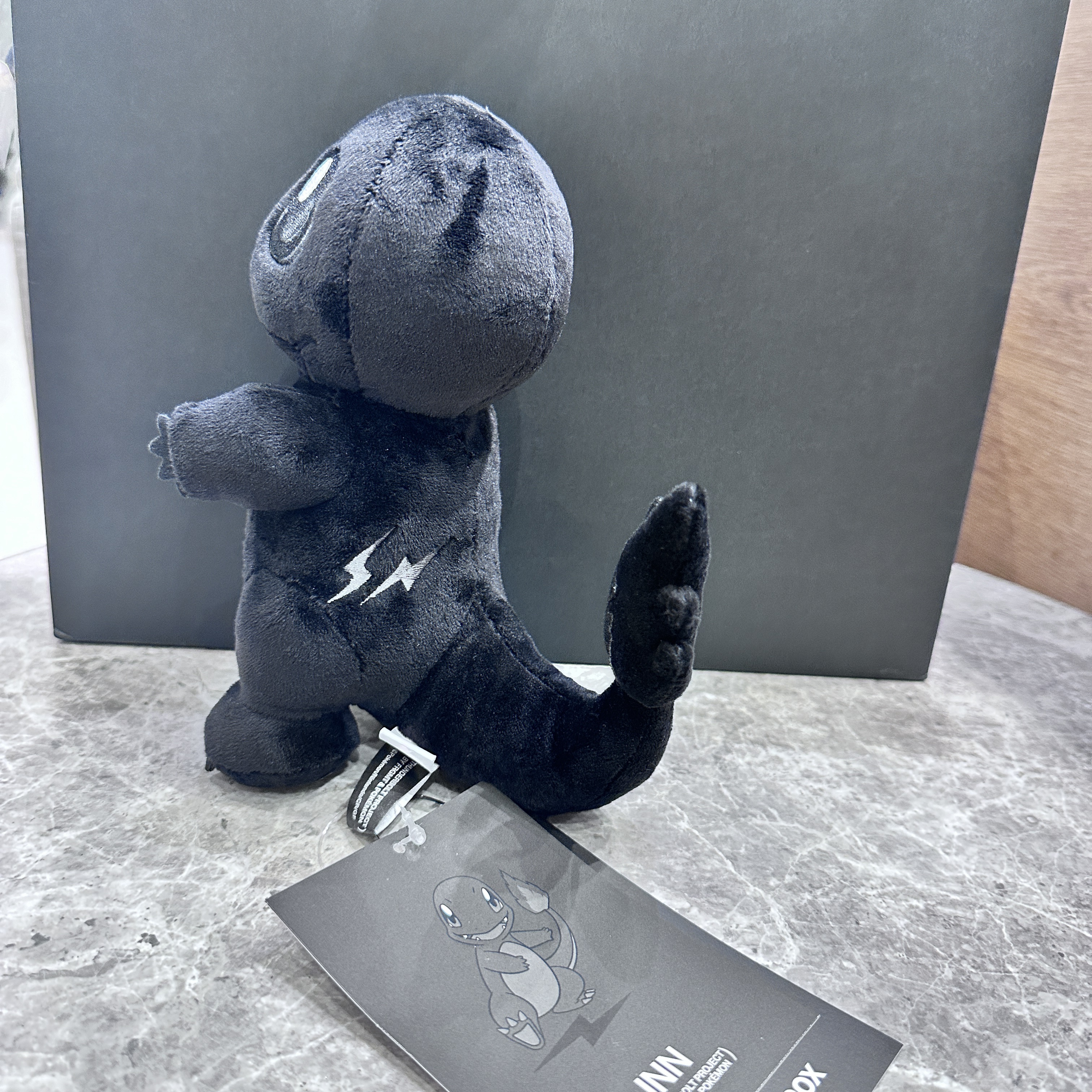 Fragment x Pokemon INN Thunderbolt Project TBP Plush Hitokage M Black 착용 스타일 - 3