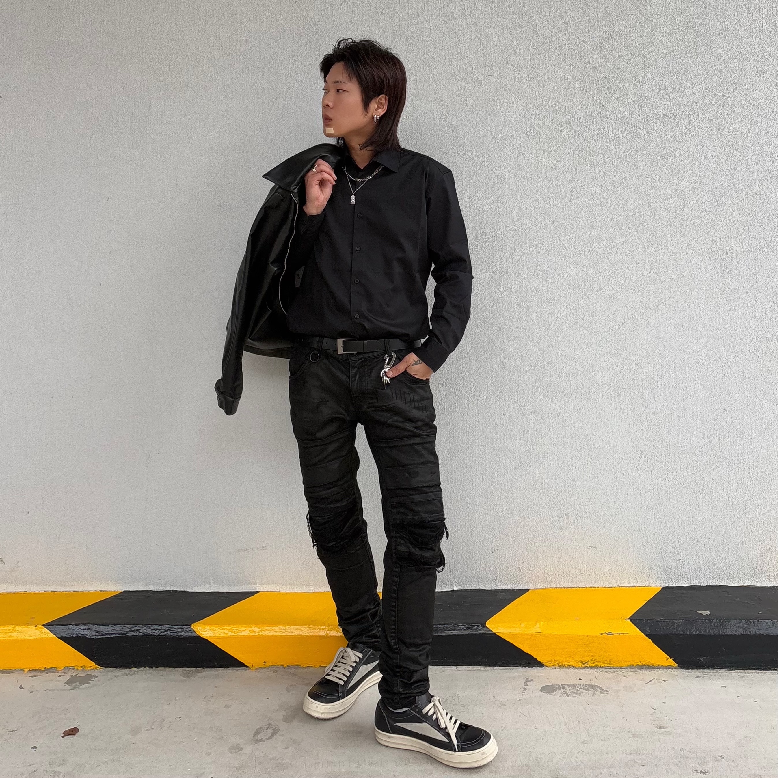 Rick Owens Lido Vintage Sneakers Black Milk 착용 스타일 - 2